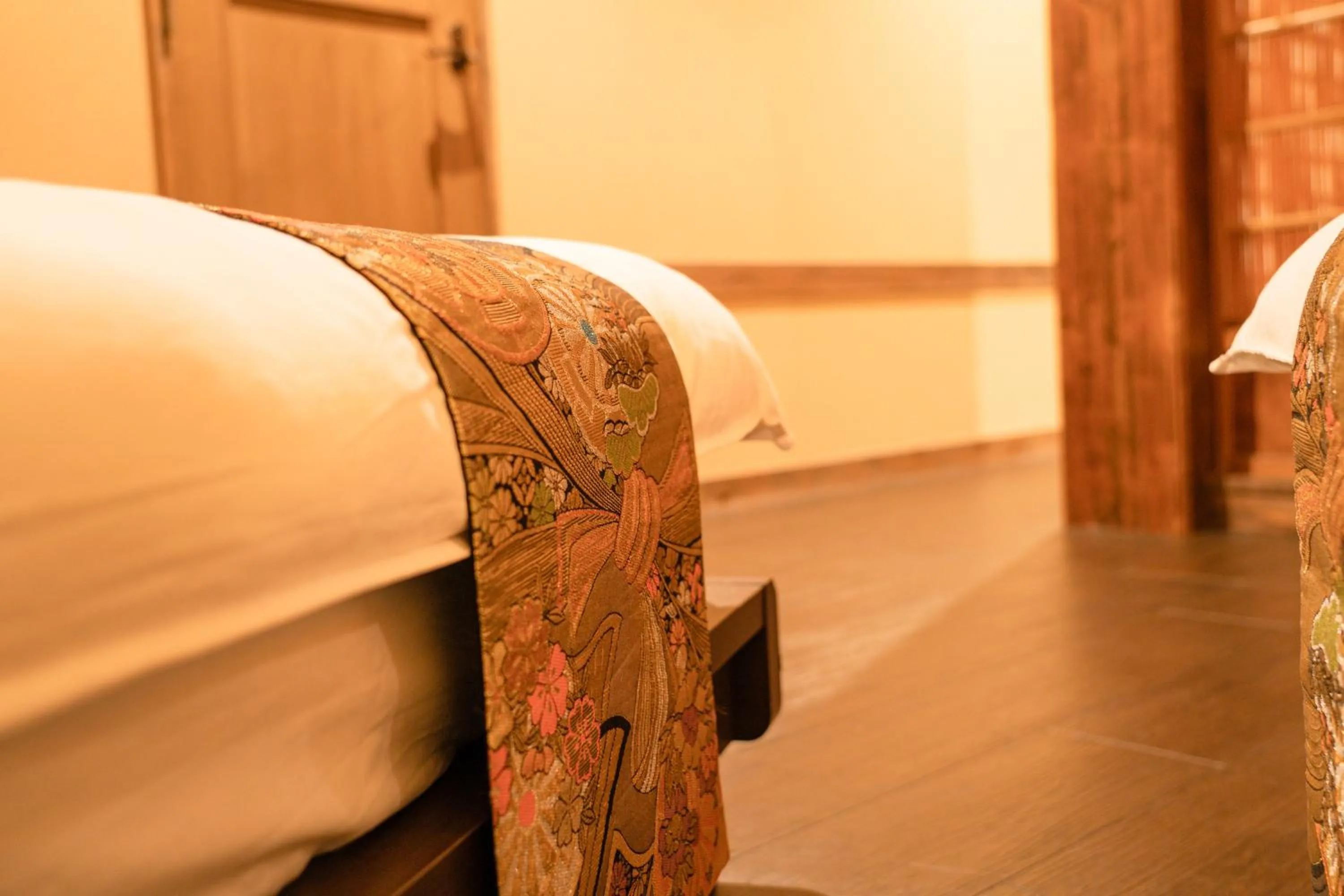 Property building, Bed in 都電屋 TodenHotel