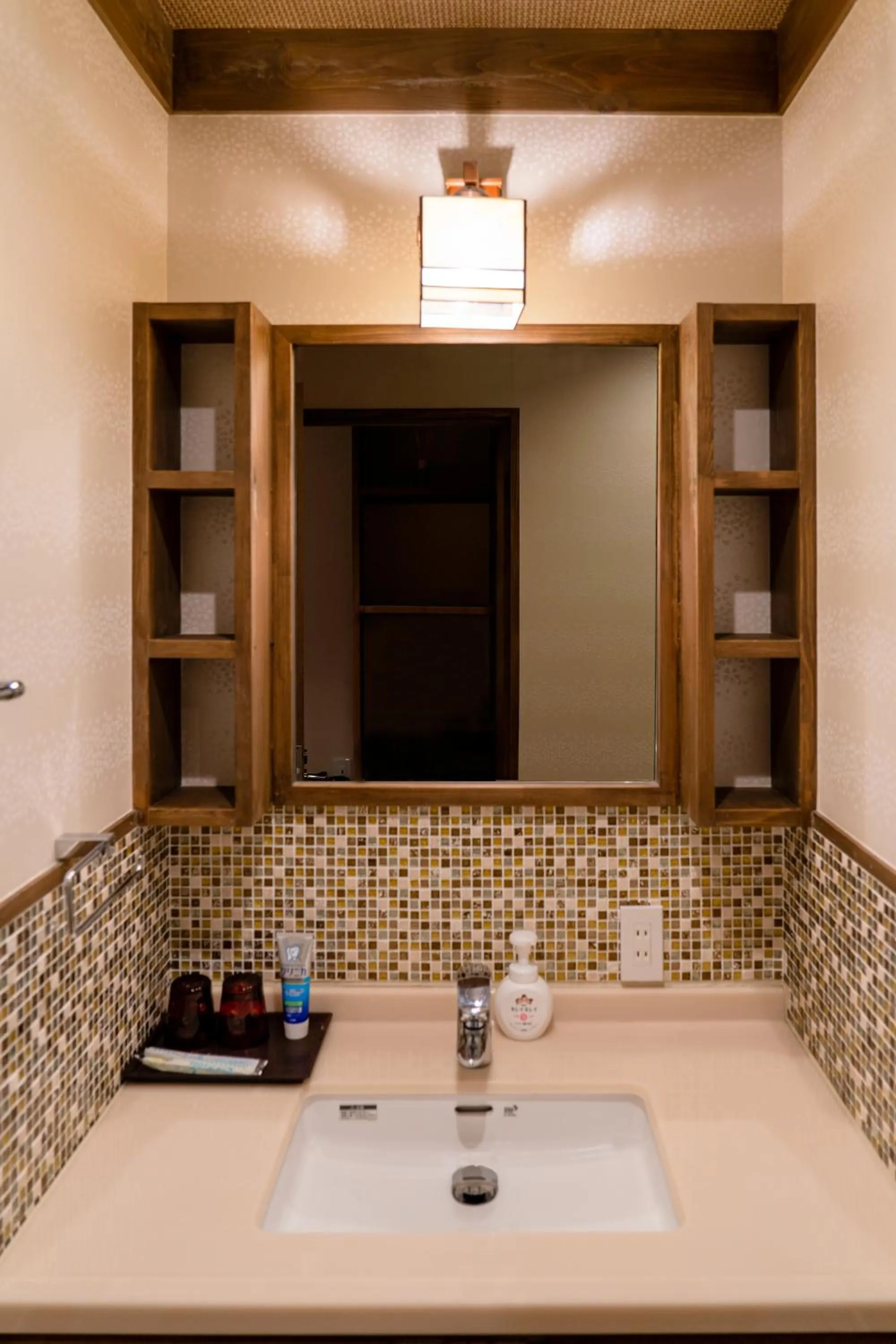 Bathroom in 都電屋 TodenHotel