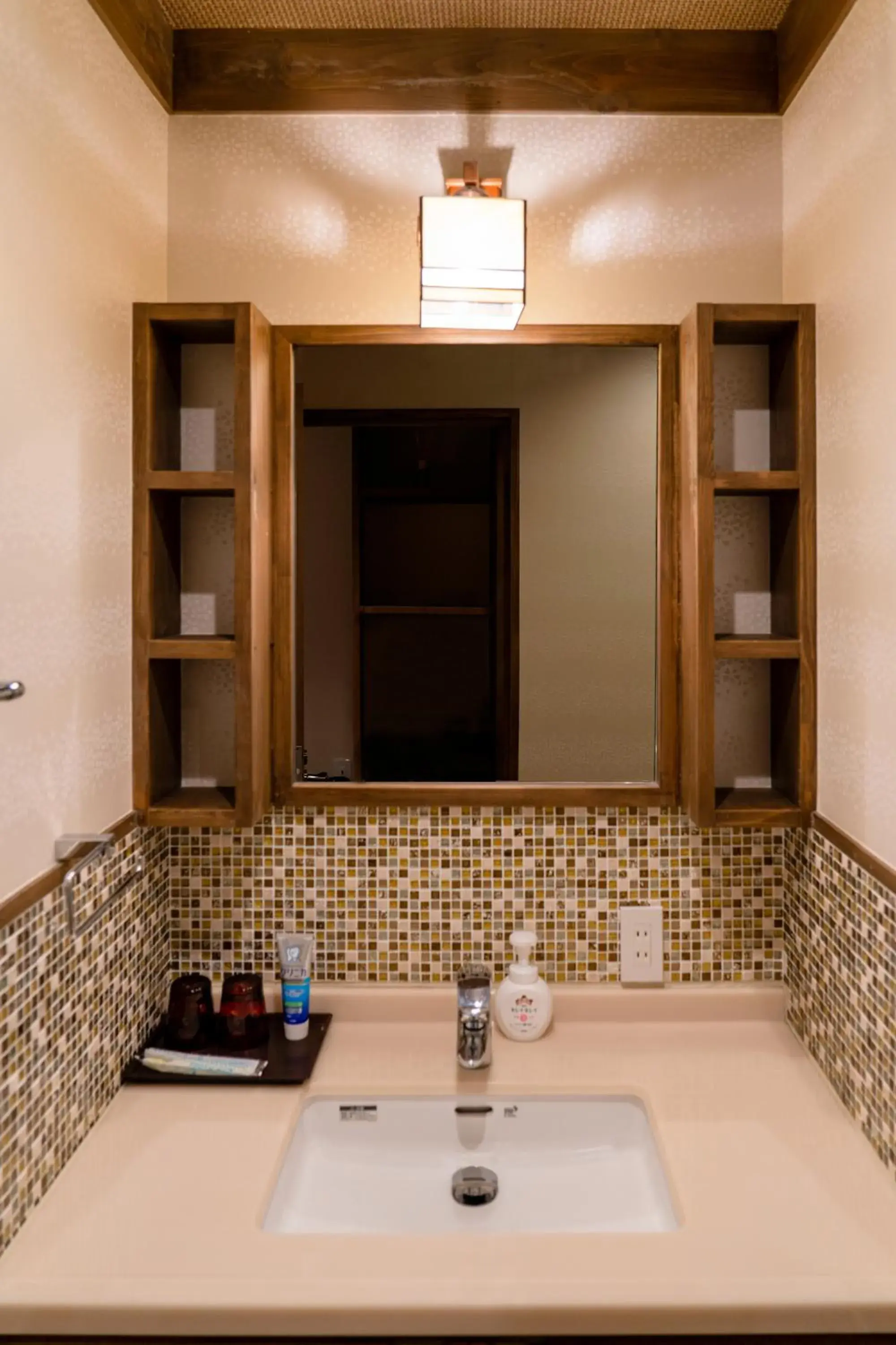 Twin Room with Extra Bed in 都電屋 TodenHotel Twin Room with Extra Bed in 都電屋 TodenHotel