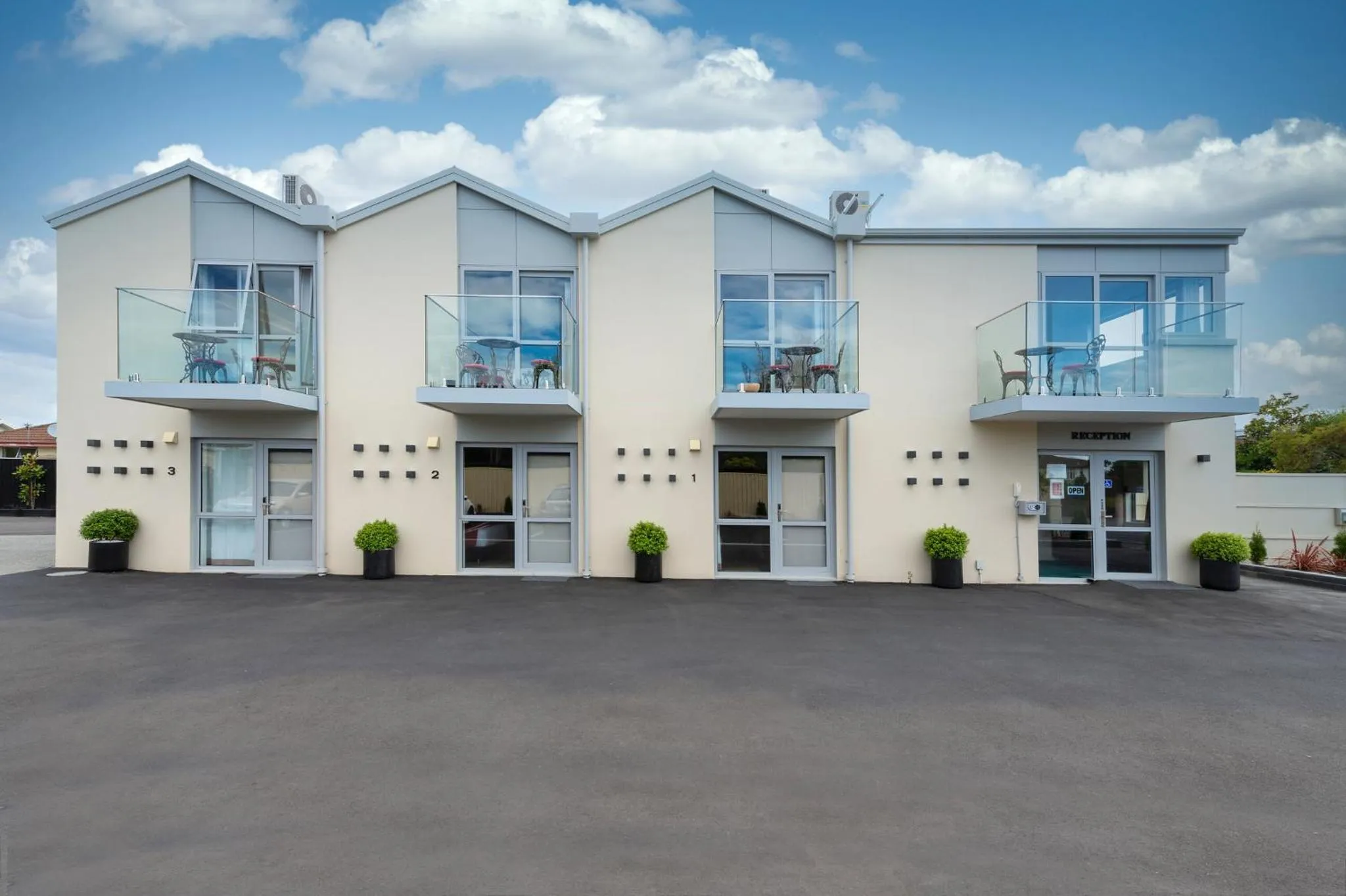 Property building in V Motel