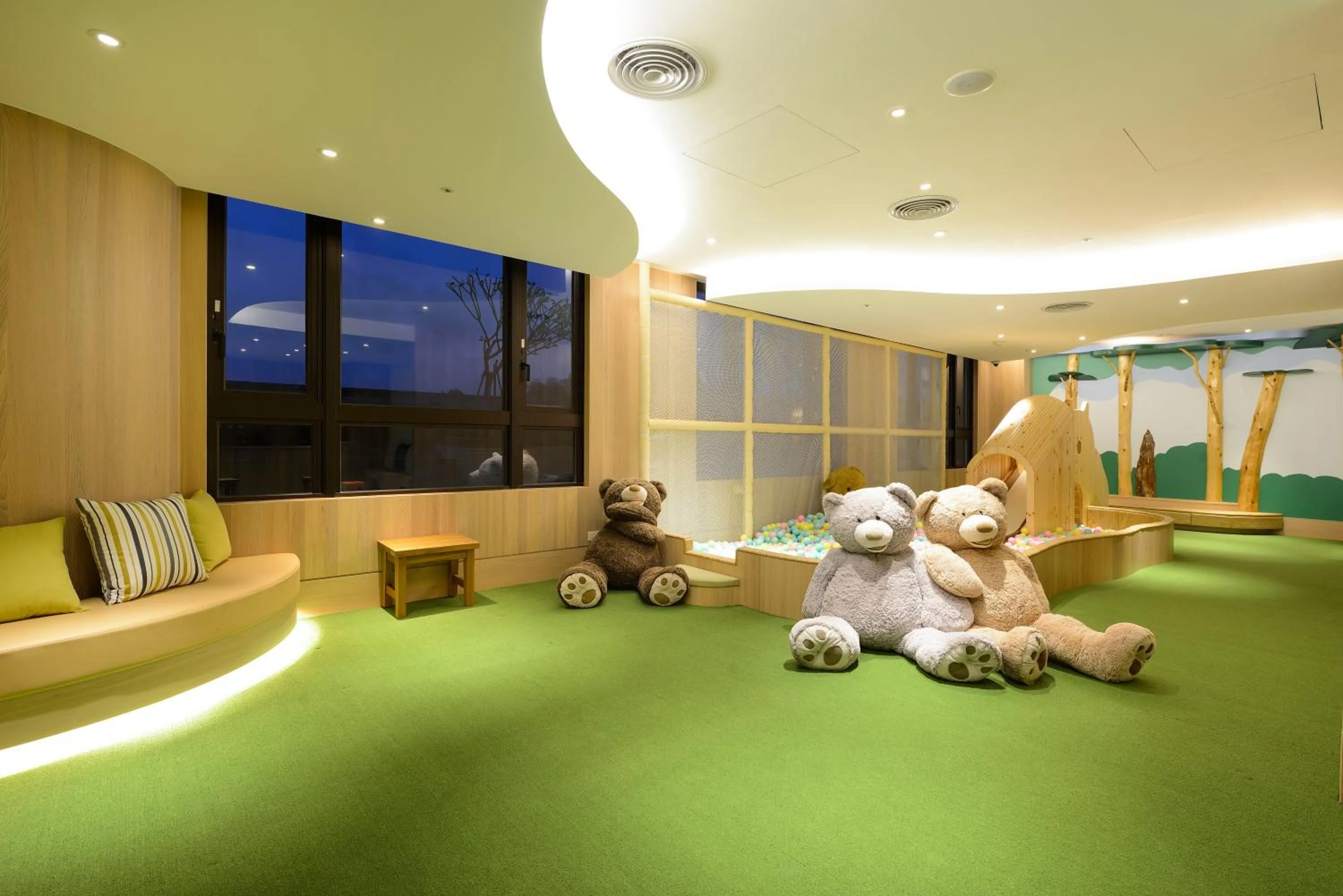 Children play ground in Evergreen Palace Hotel Chiayi