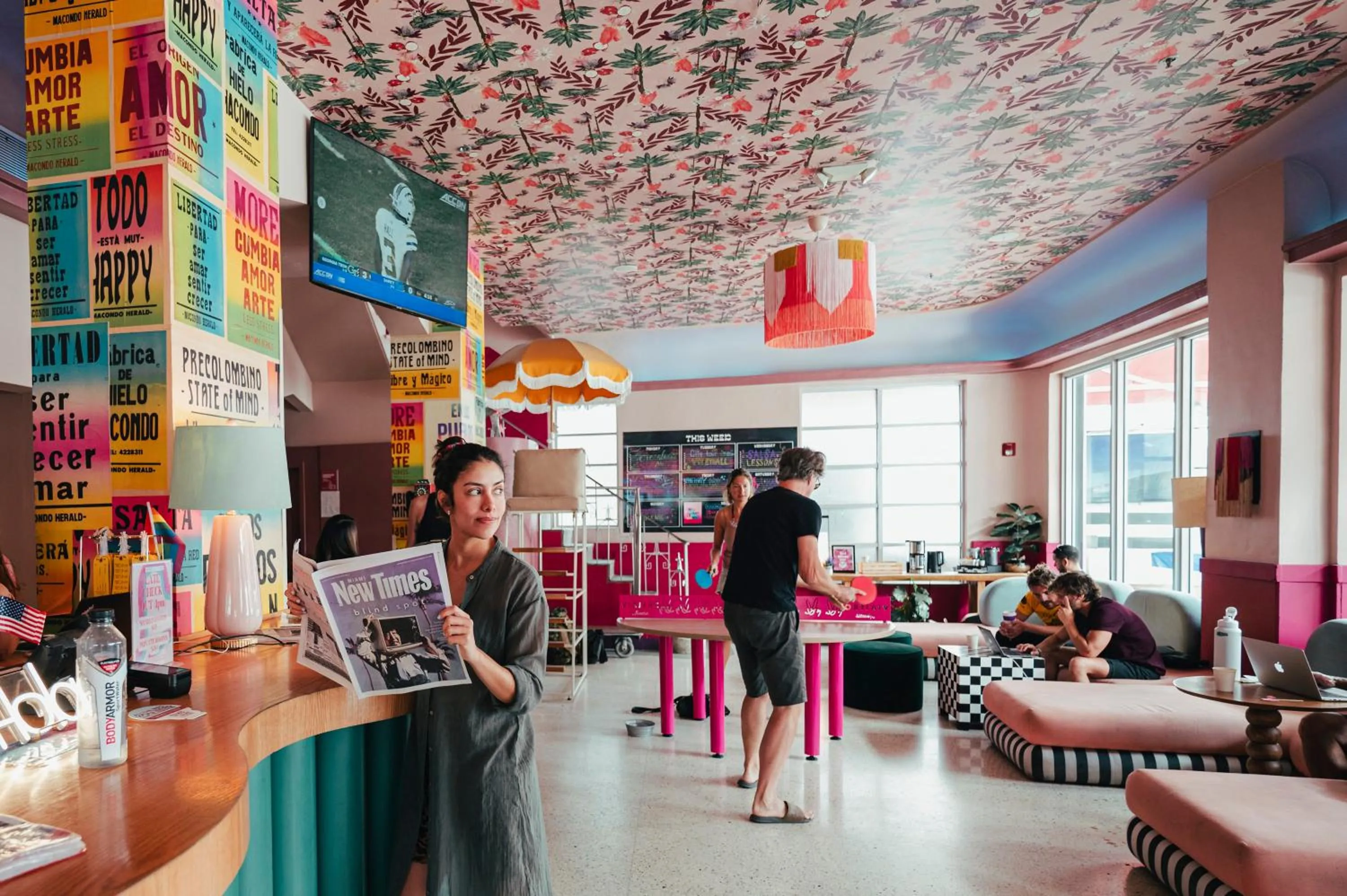 Communal lounge/ TV room in Viajero Miami