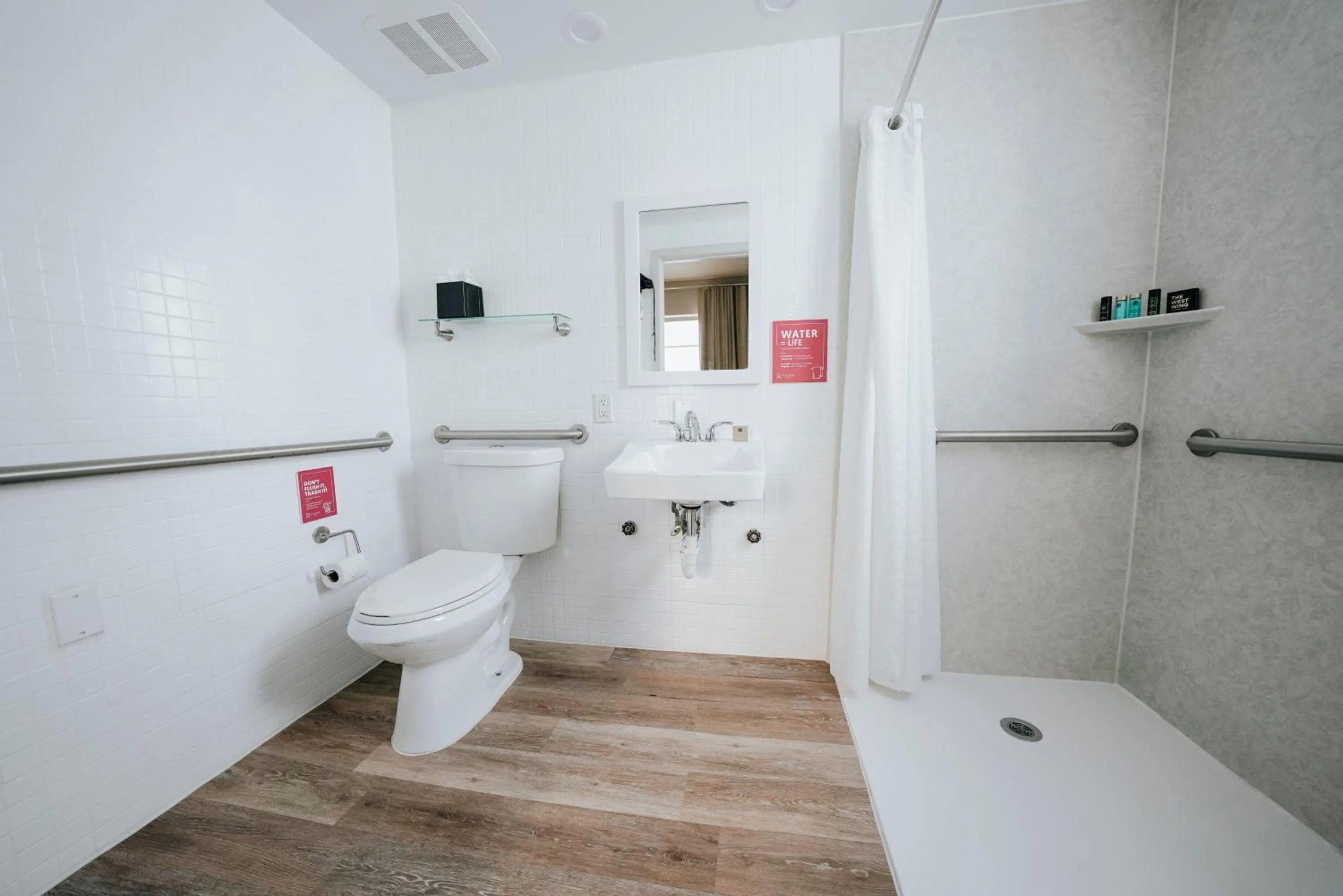 Bathroom in Viajero Miami