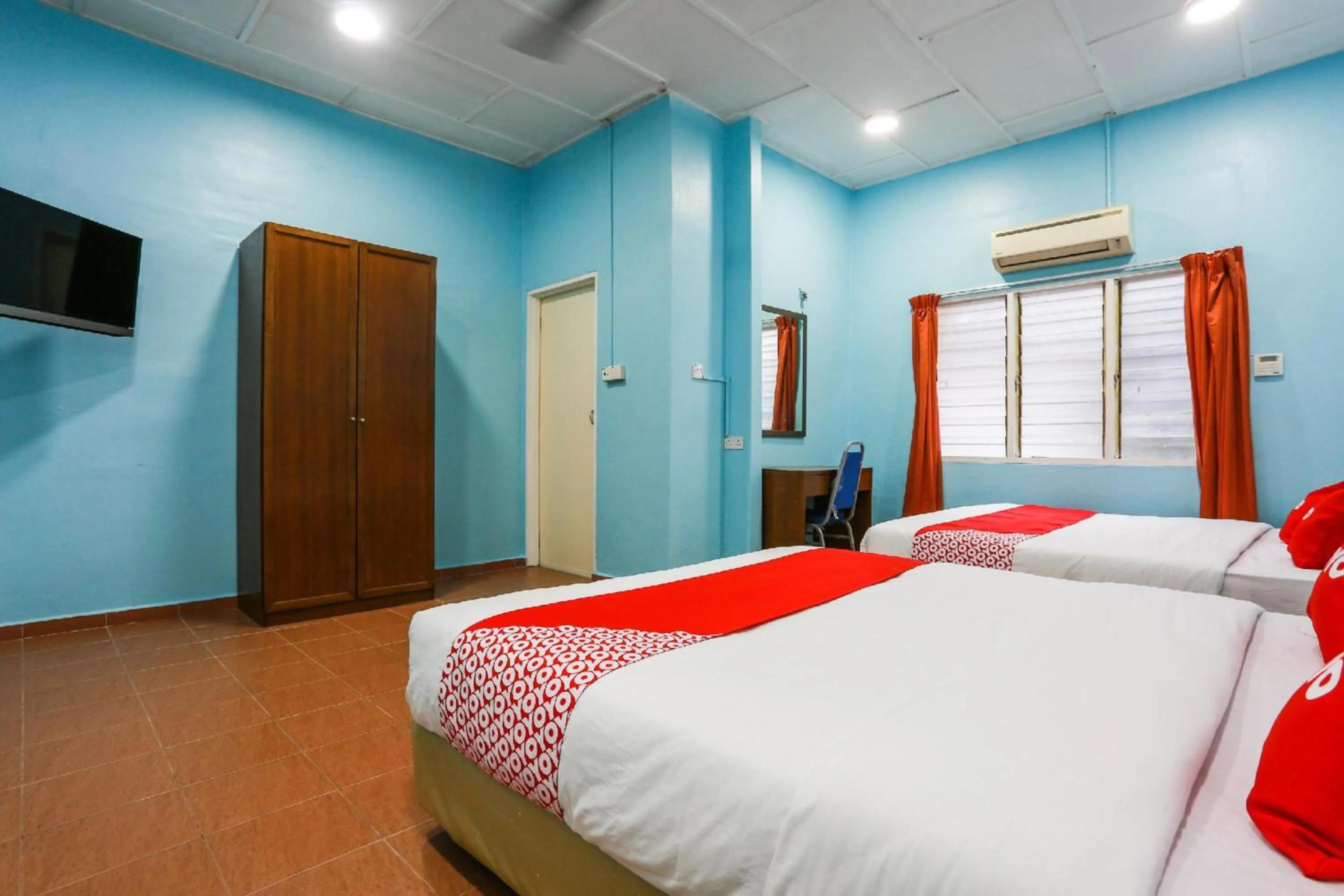 Bedroom, Bed in OYO 44094 Bangi Lanai Hotel