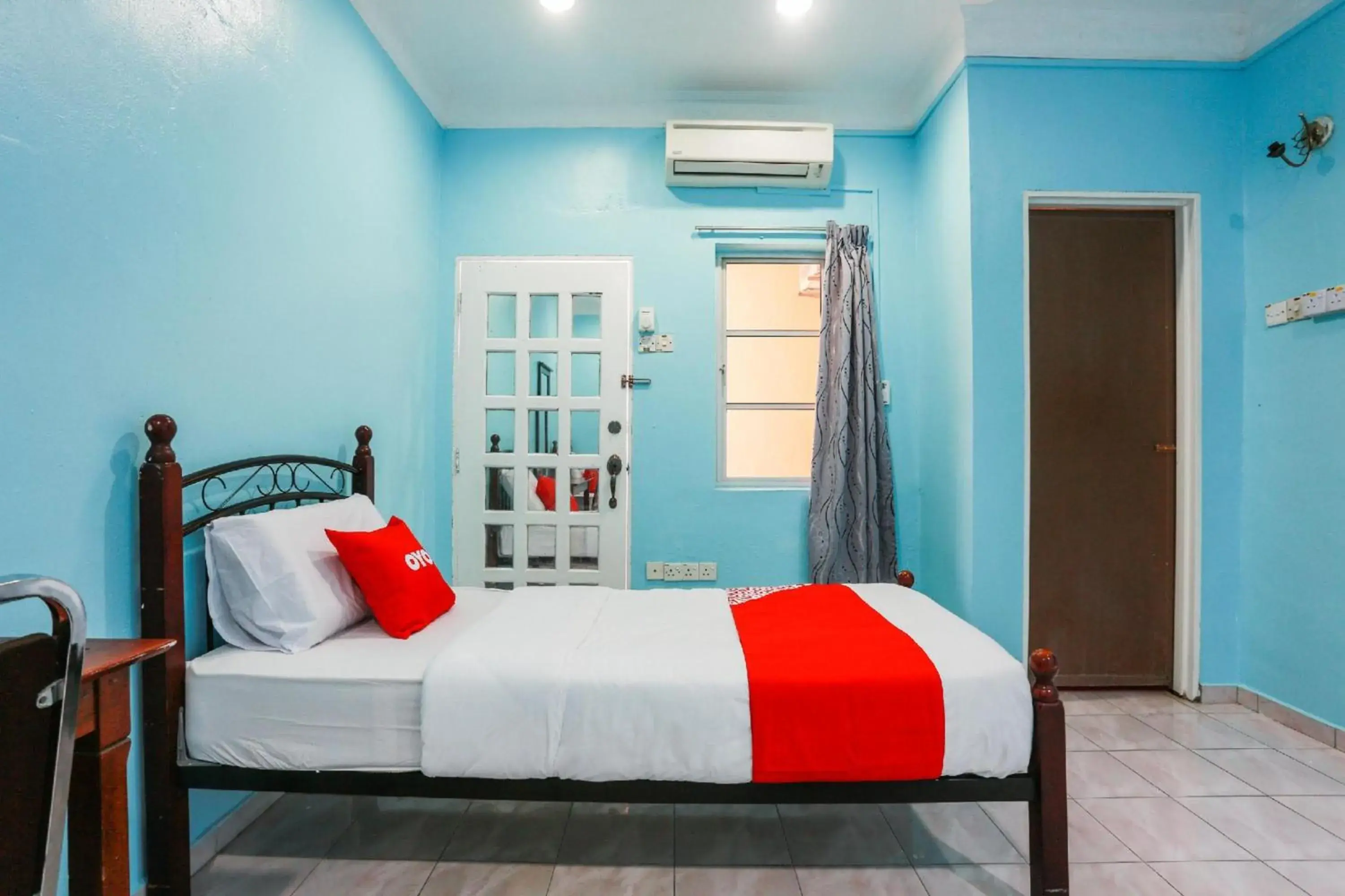 Deluxe Twin Room in OYO 44094 Bangi Lanai Hotel Deluxe Twin Room in OYO 44094 Bangi Lanai Hotel