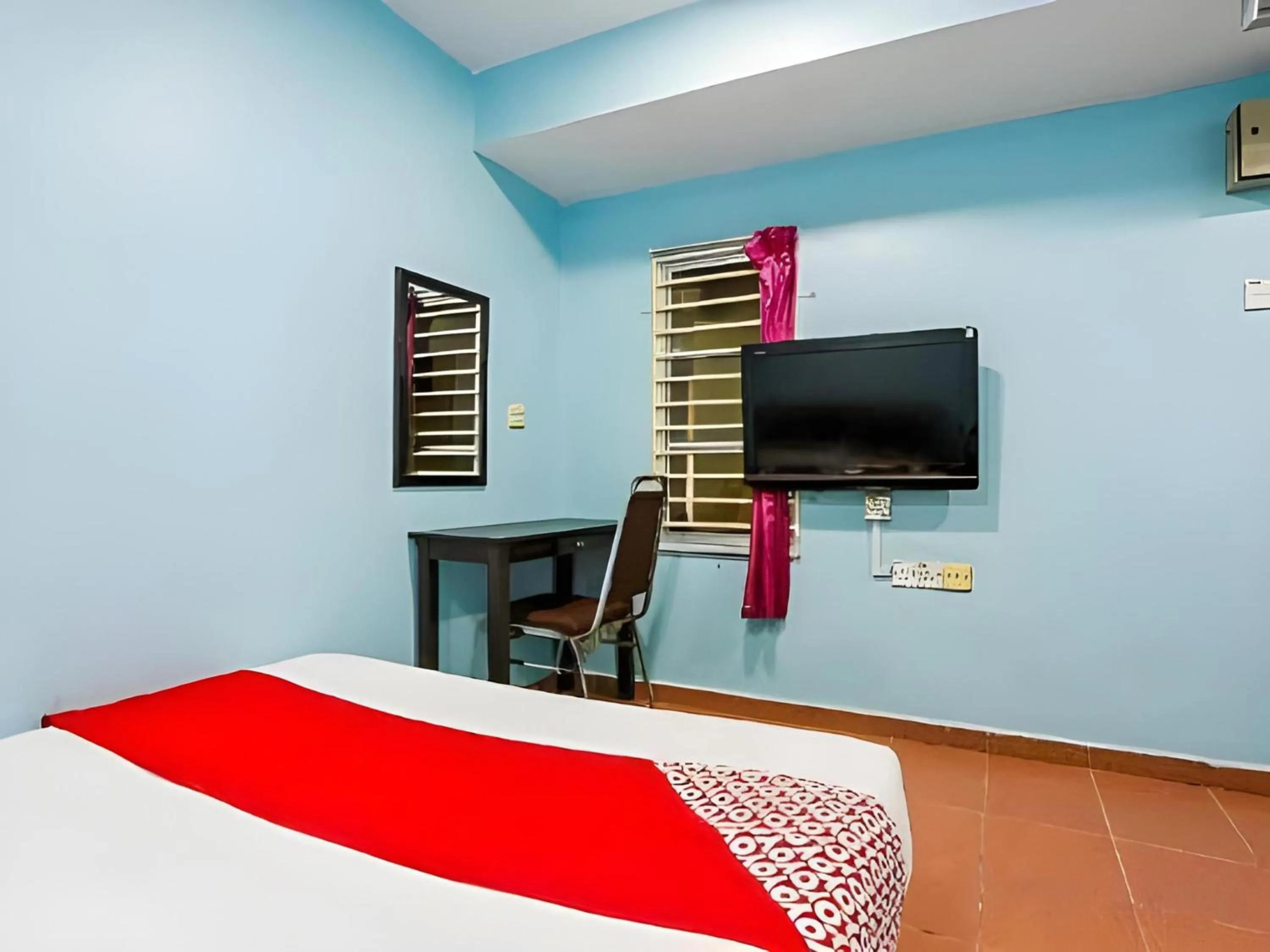 Bedroom, Bed in OYO 44094 Bangi Lanai Hotel