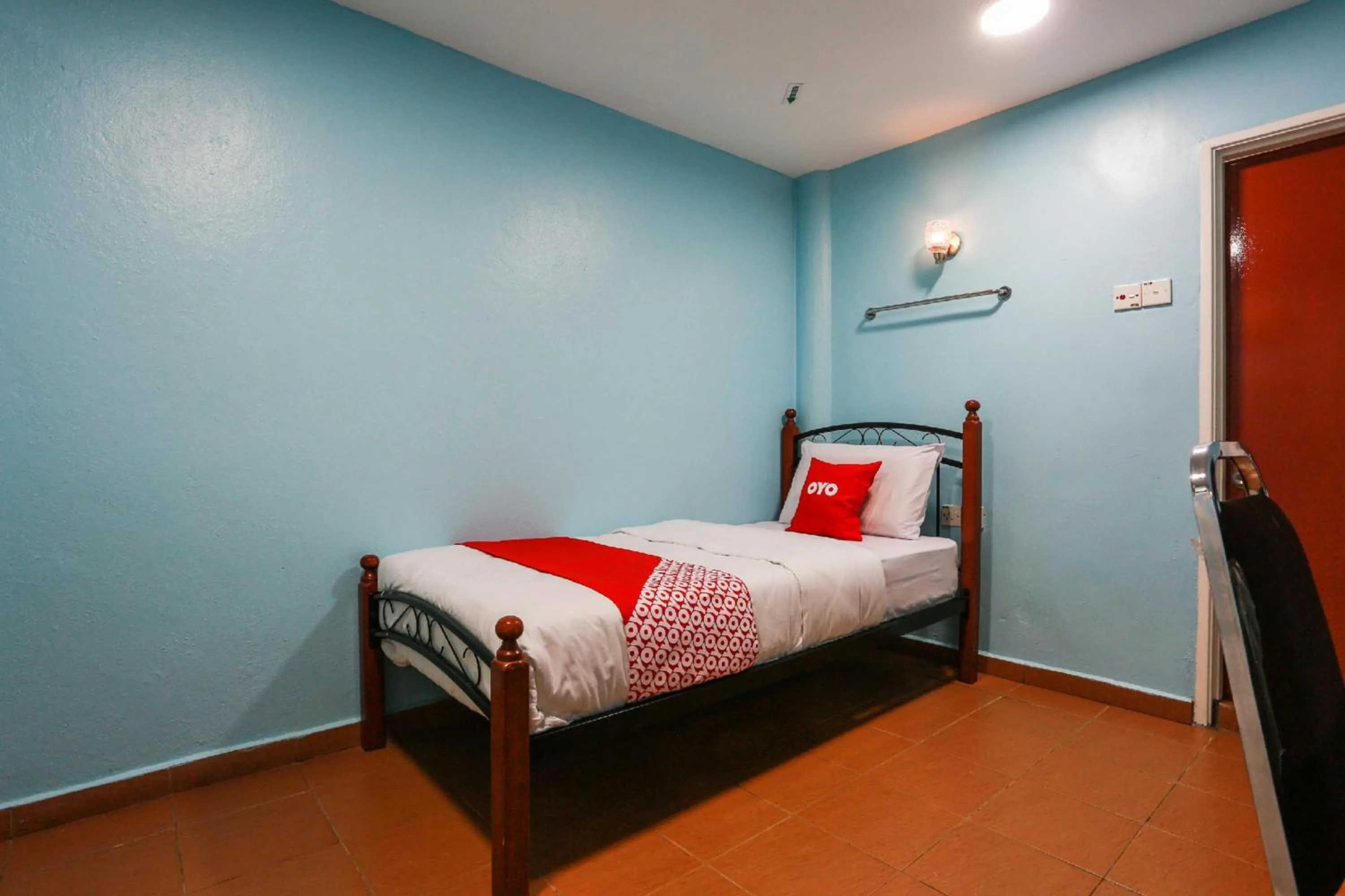 Bedroom, Bed in OYO 44094 Bangi Lanai Hotel