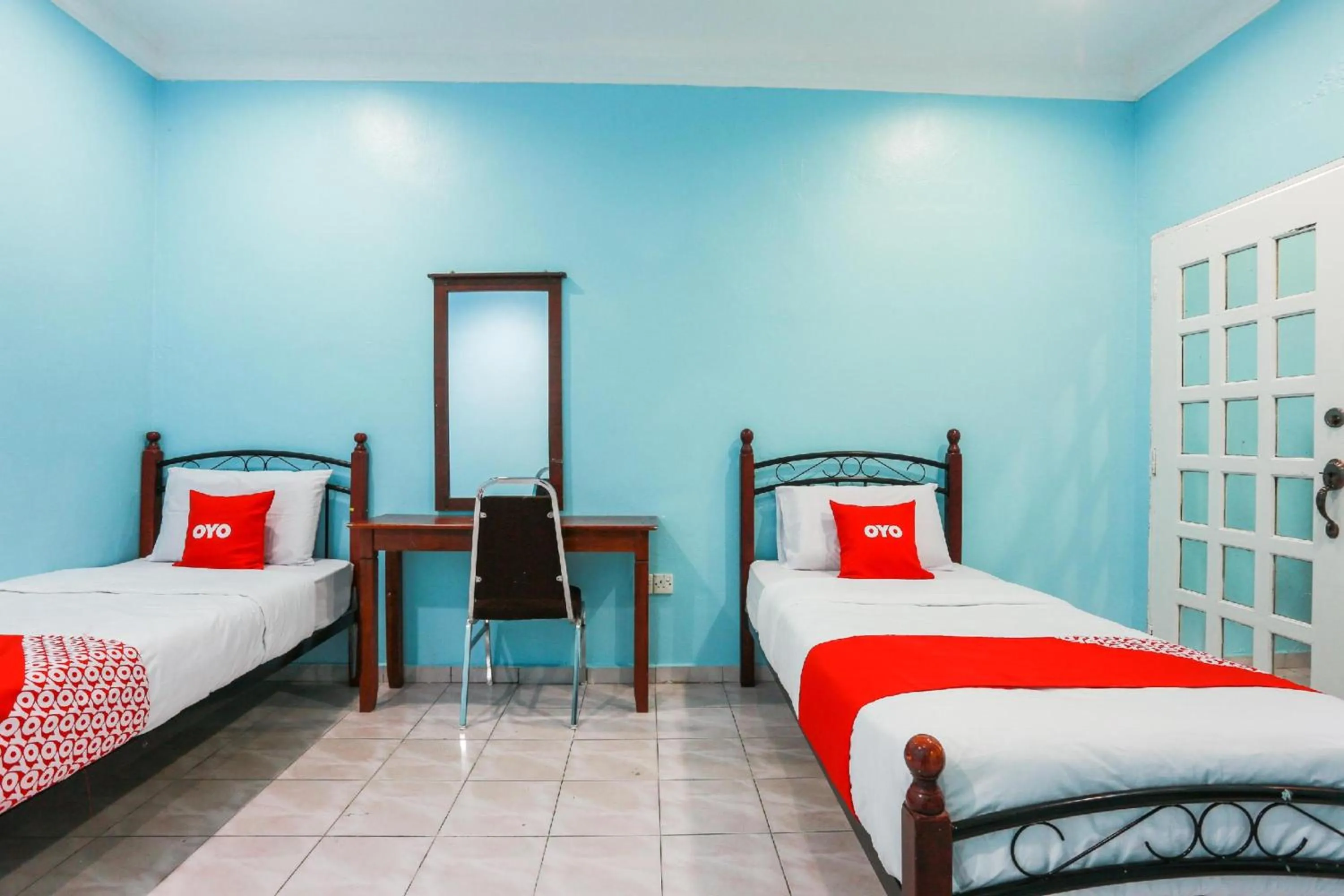 Bedroom, Bed in OYO 44094 Bangi Lanai Hotel