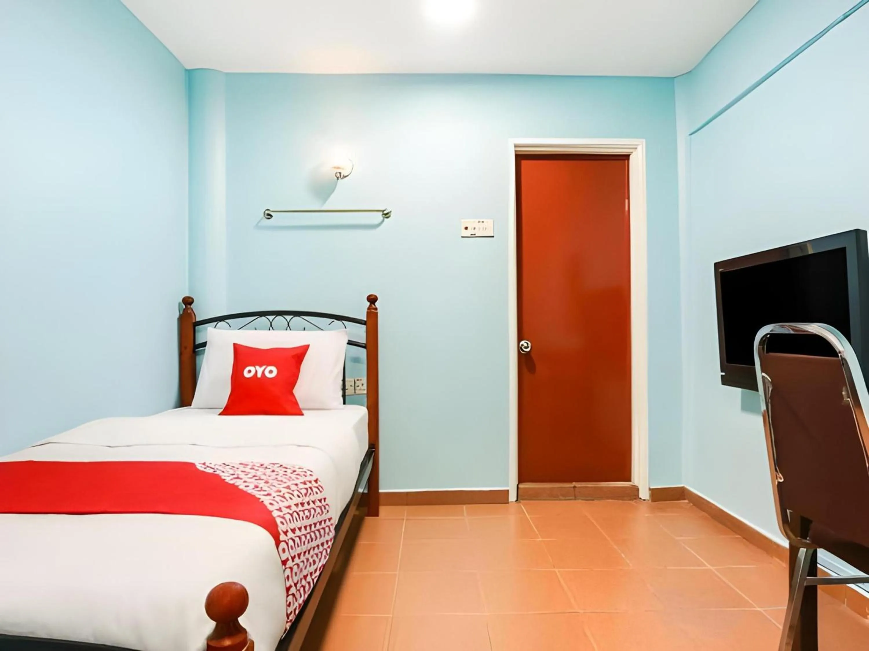 Bedroom, Bed in OYO 44094 Bangi Lanai Hotel