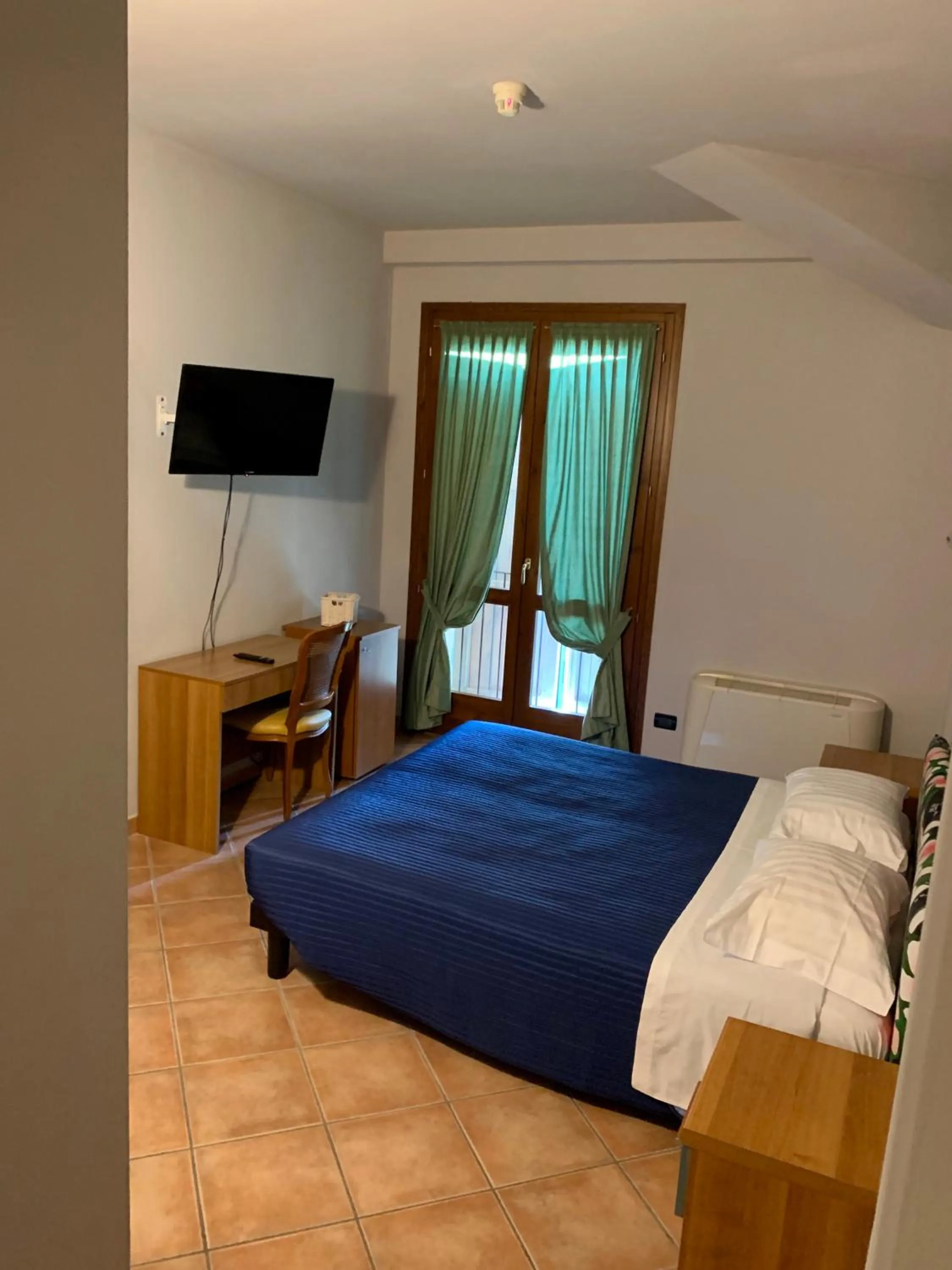 Bed in Hotel Riviera Ristorante La Briciola