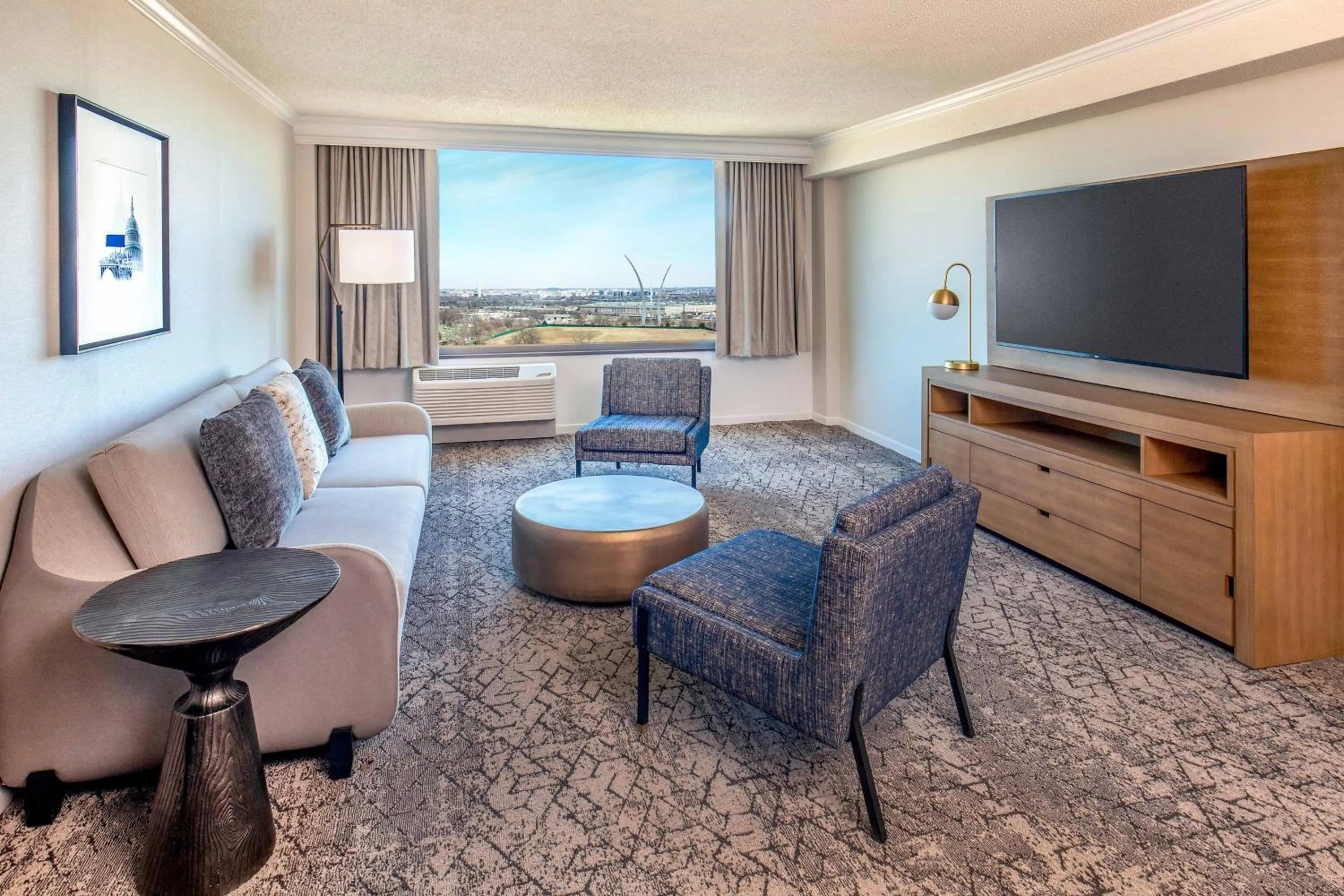 Photo of the whole room in Sheraton Pentagon City