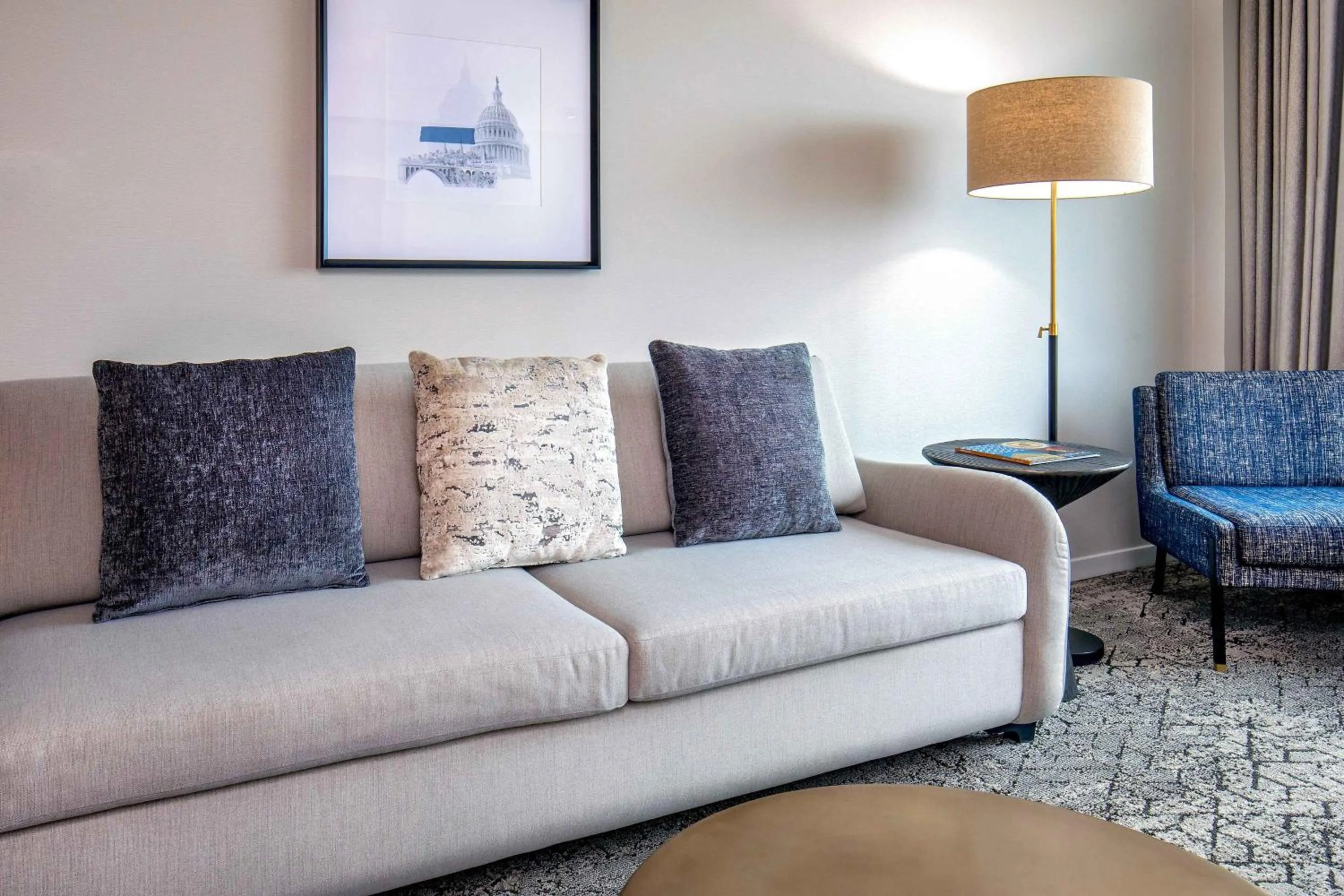 Photo of the whole room in Sheraton Pentagon City