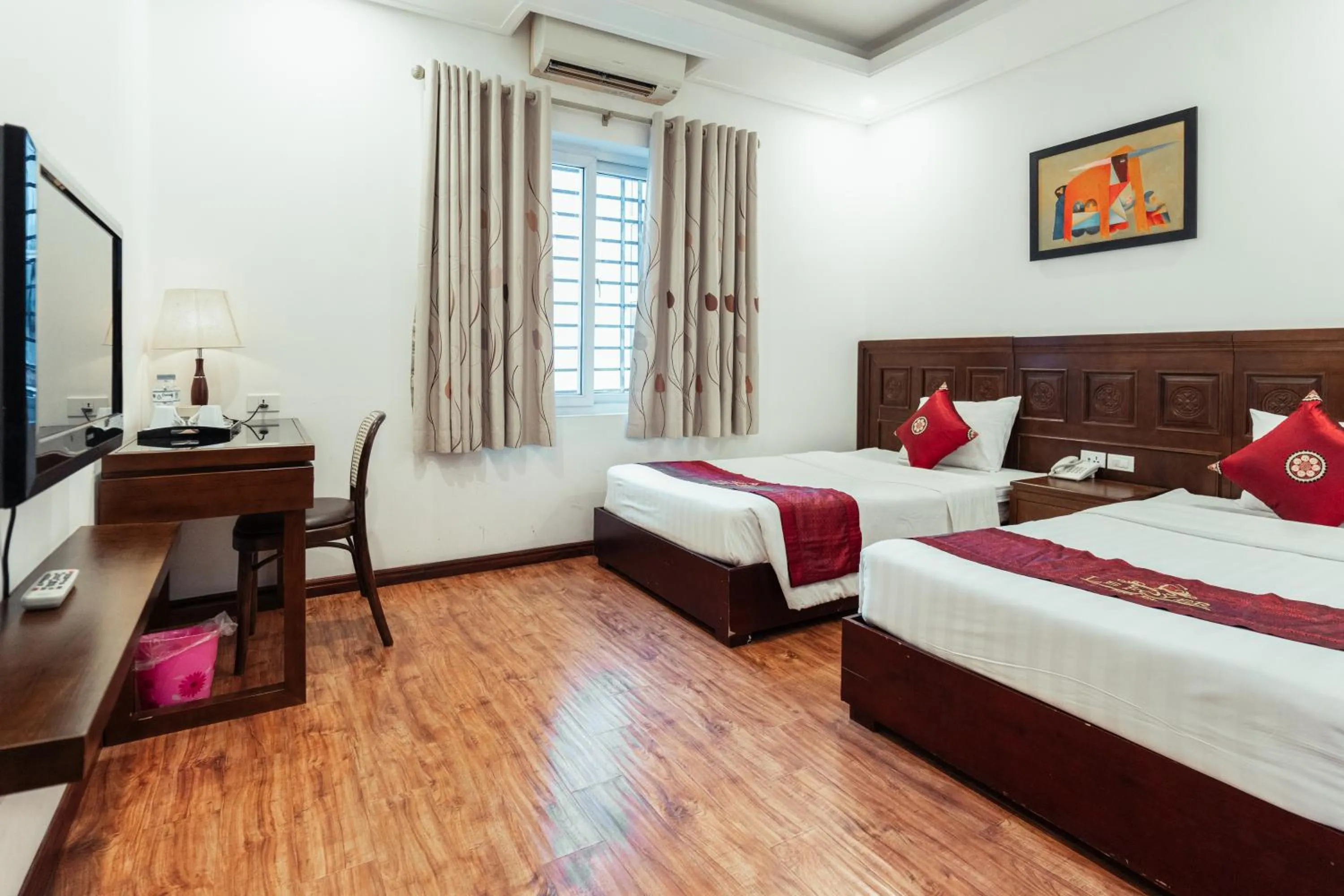 Property building, Bed in Lefoyer Hotel