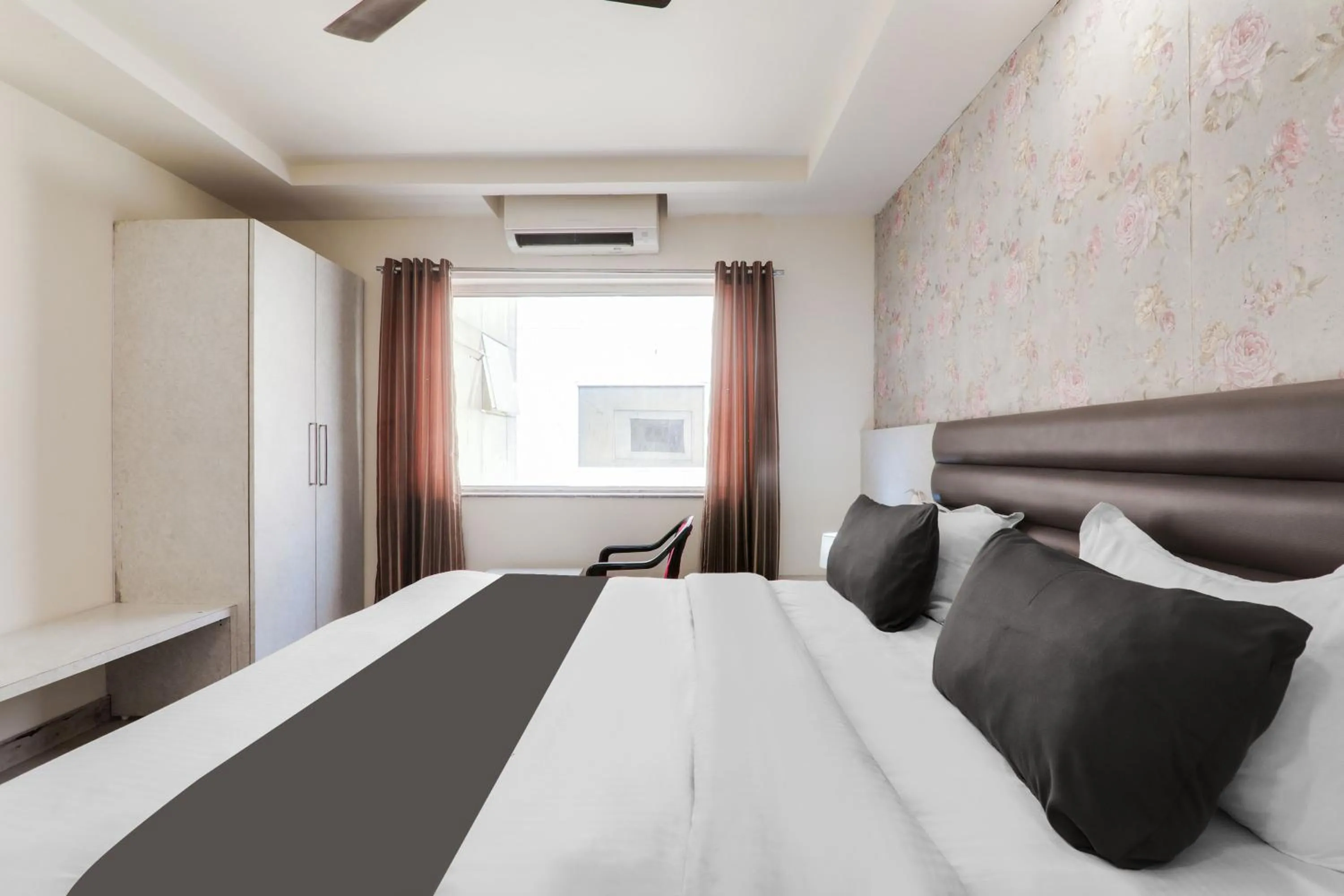 Bedroom, Bed in Collection O Civil Lines Near Old Bus Stand Formerly Imperial