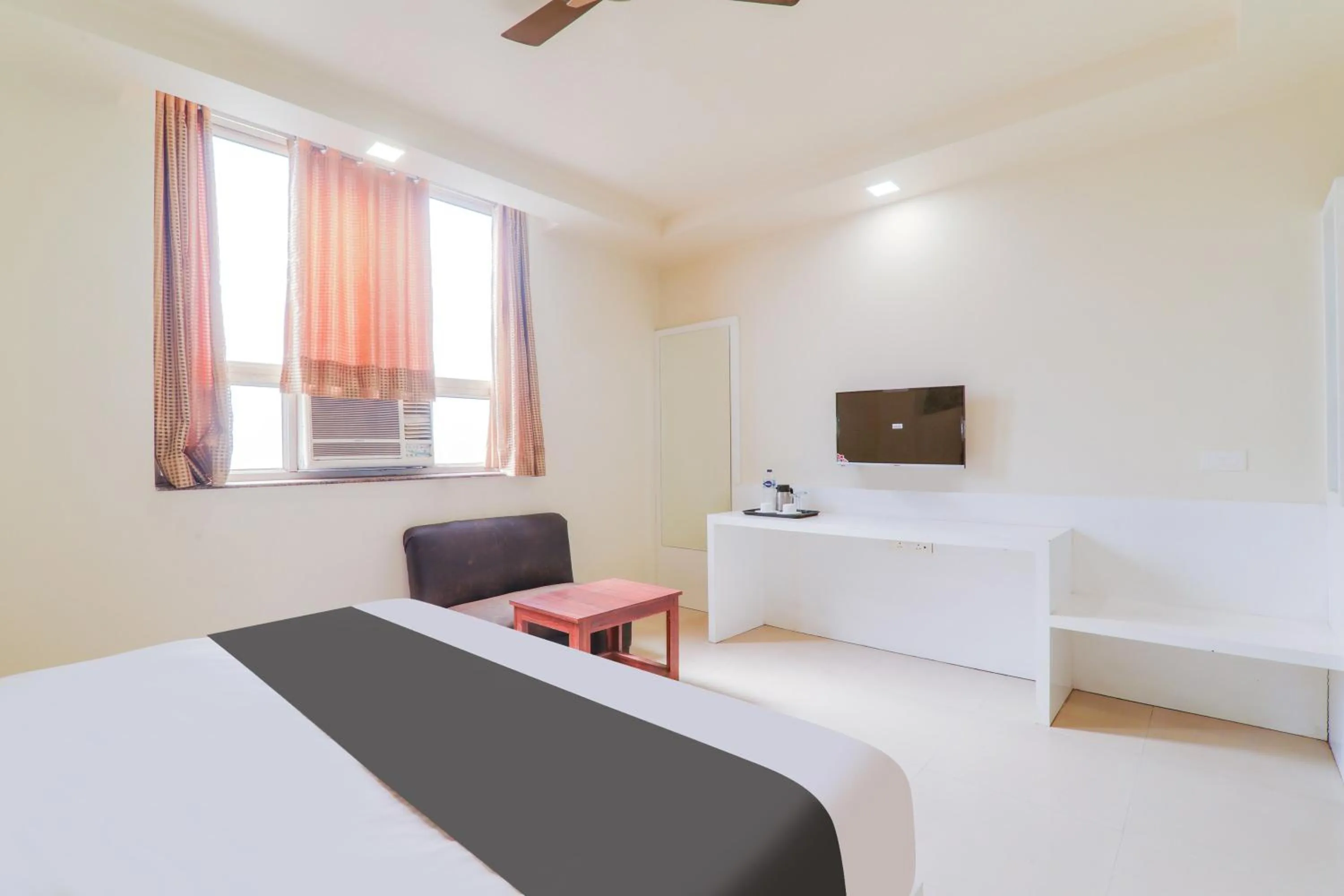 Bedroom, Bed in Collection O Civil Lines Near Old Bus Stand Formerly Imperial