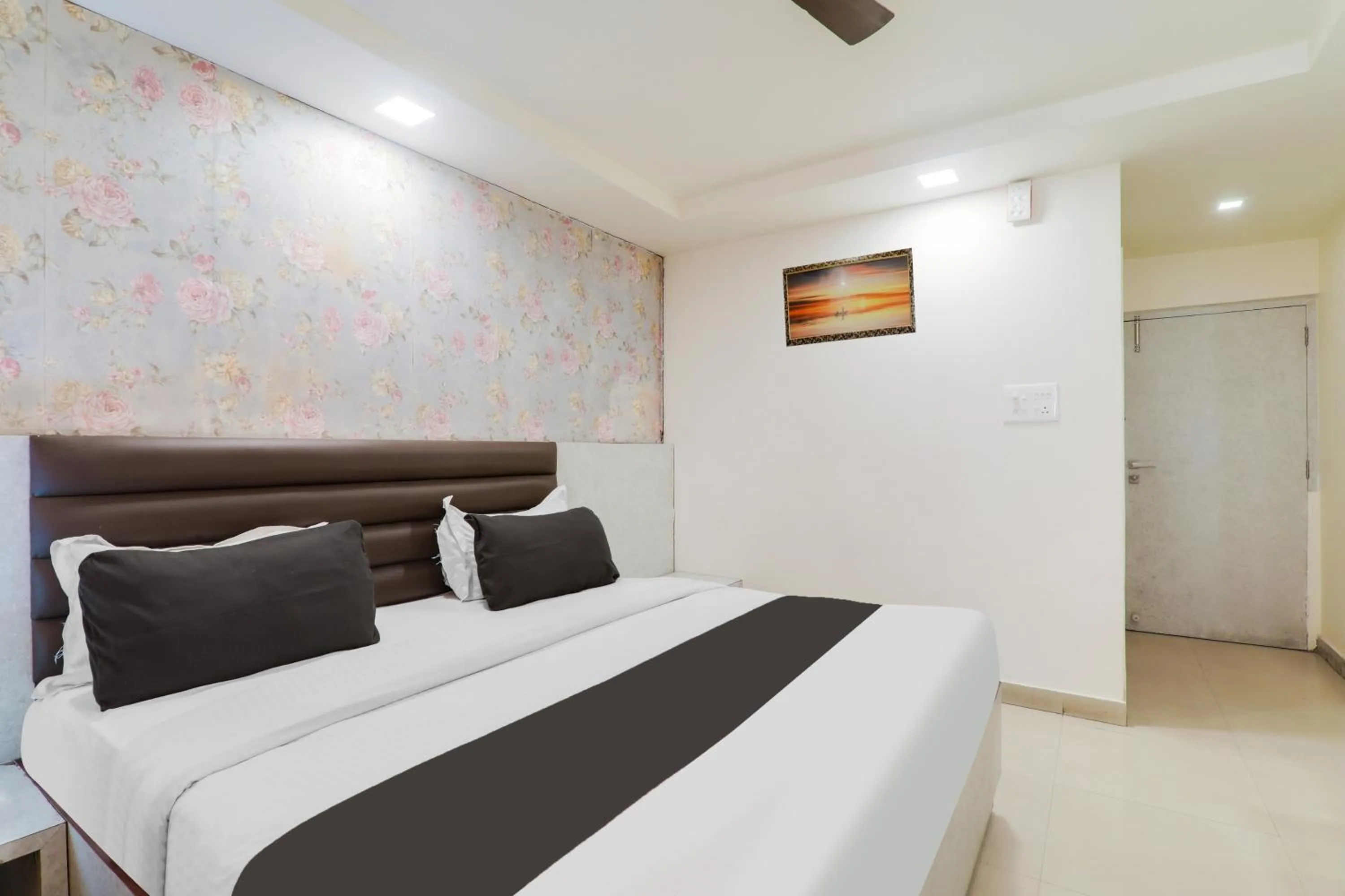 Bedroom, Bed in Collection O Civil Lines Near Old Bus Stand Formerly Imperial