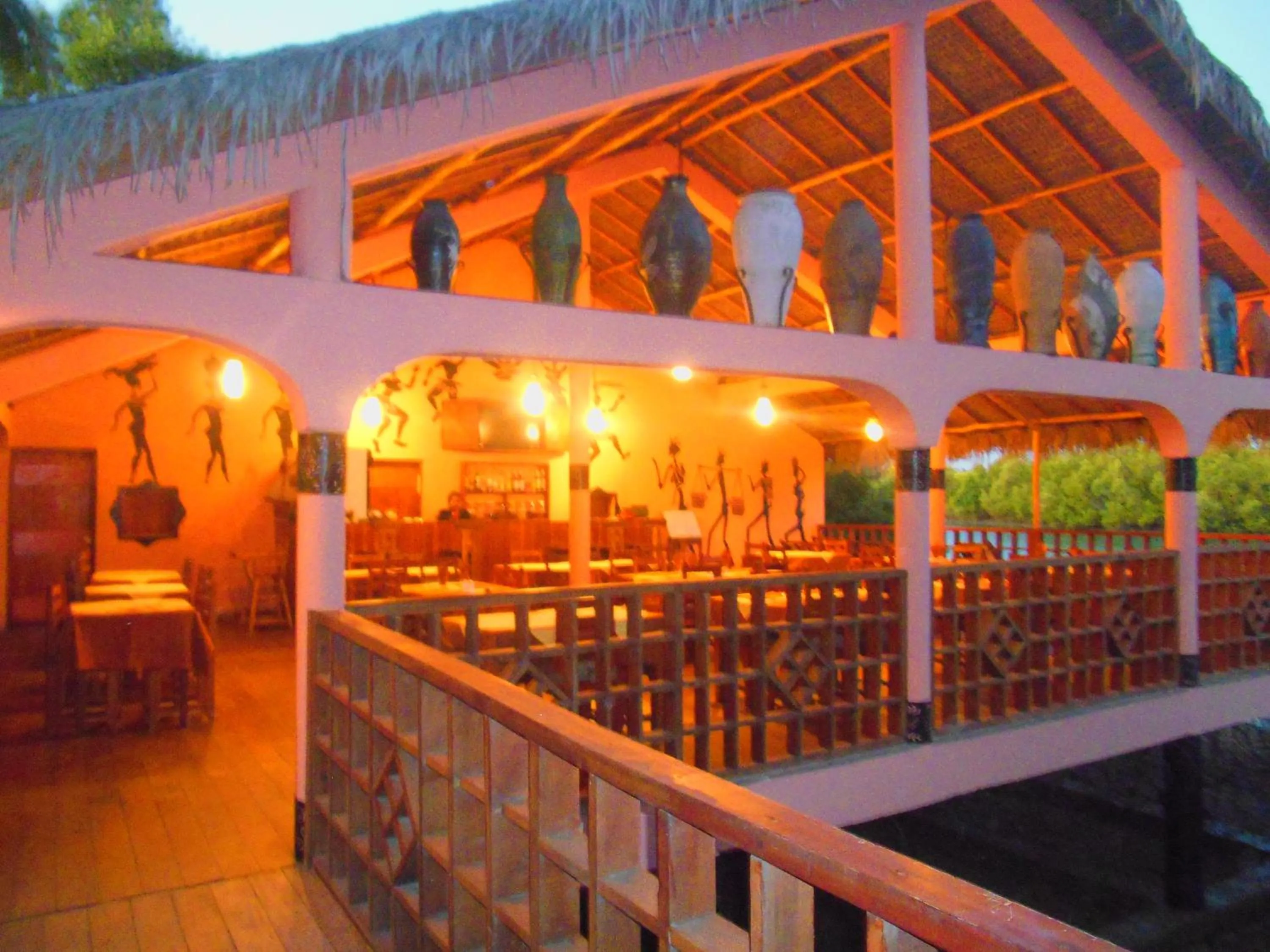 Restaurant/places to eat in hotel trecicogne