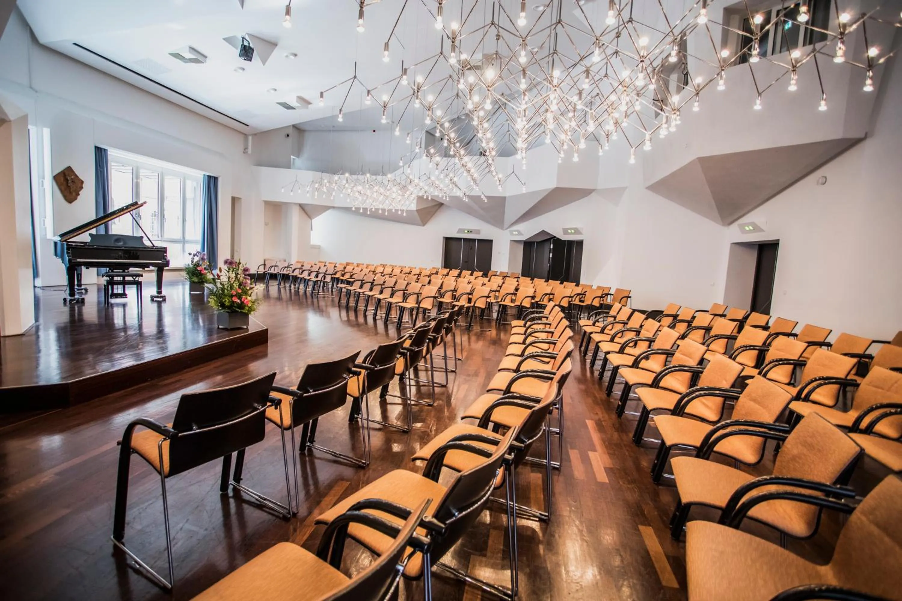 Business facilities in Erbacher Hof, Bistum Mainz