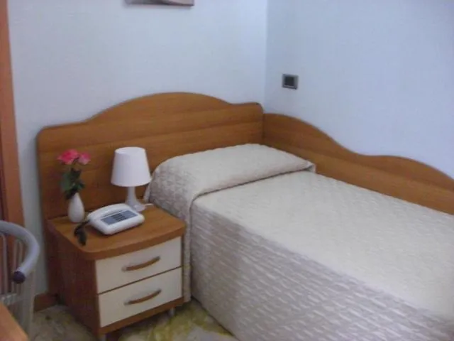 Bed in Hotel Ristorante Sbranetta