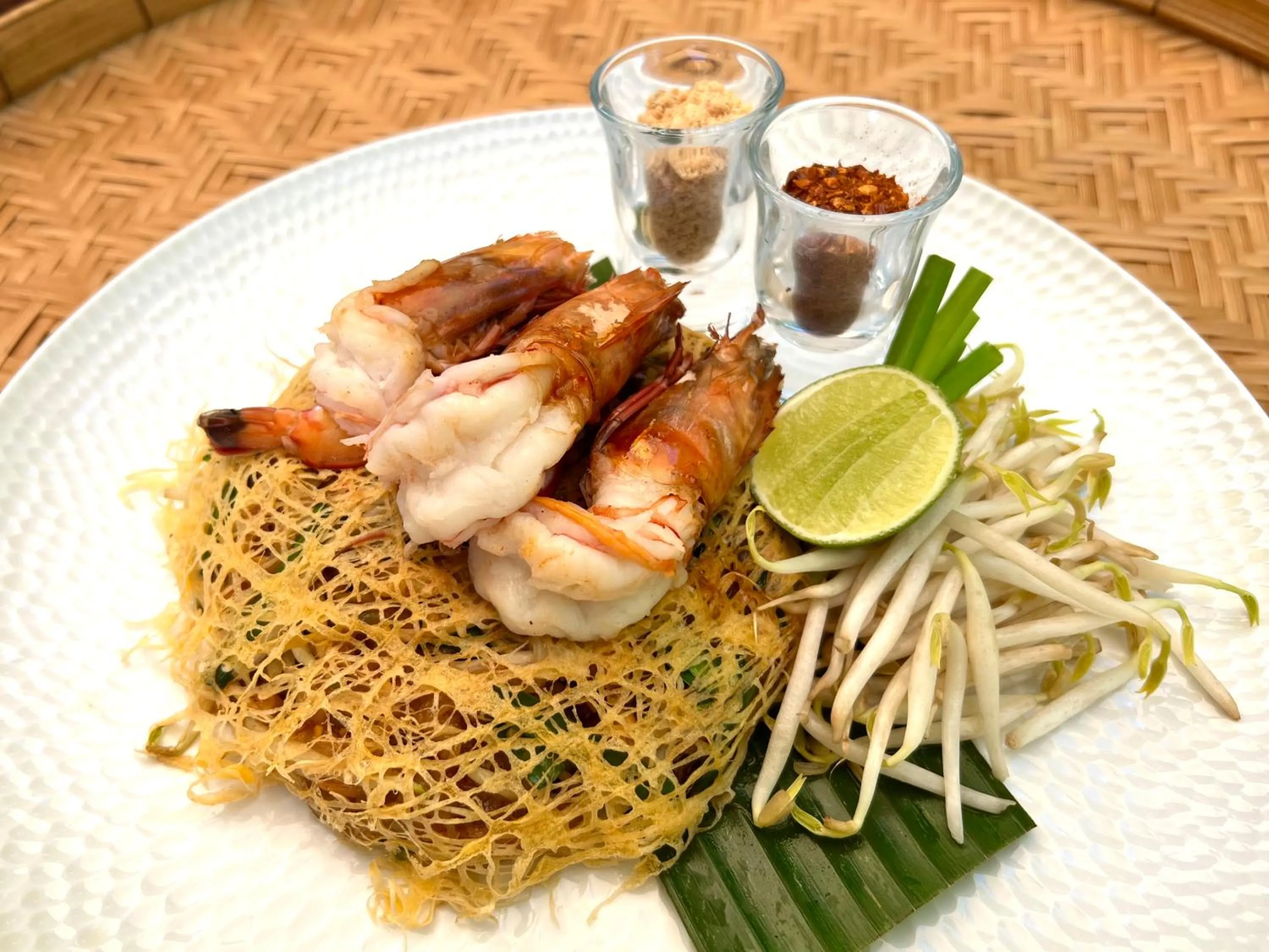 Restaurant/places to eat in Wave-F