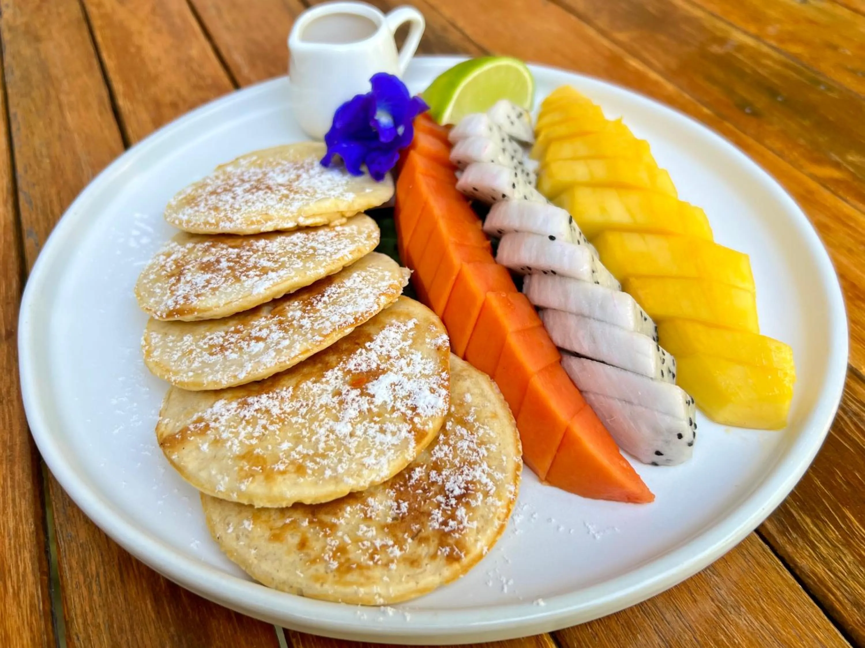 Restaurant/places to eat in Wave-F