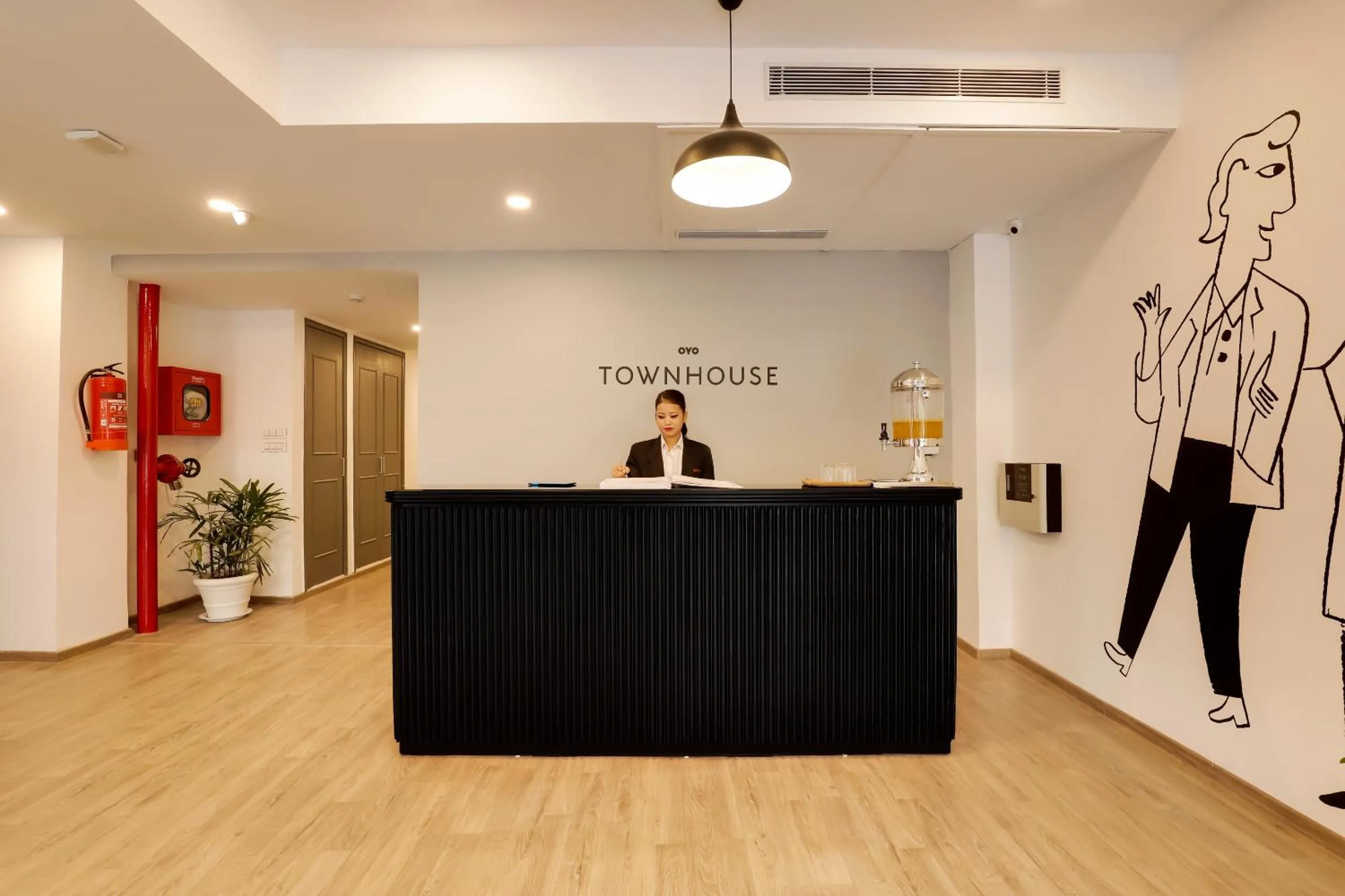 Lobby or reception in Townhouse Golden Avenue Road