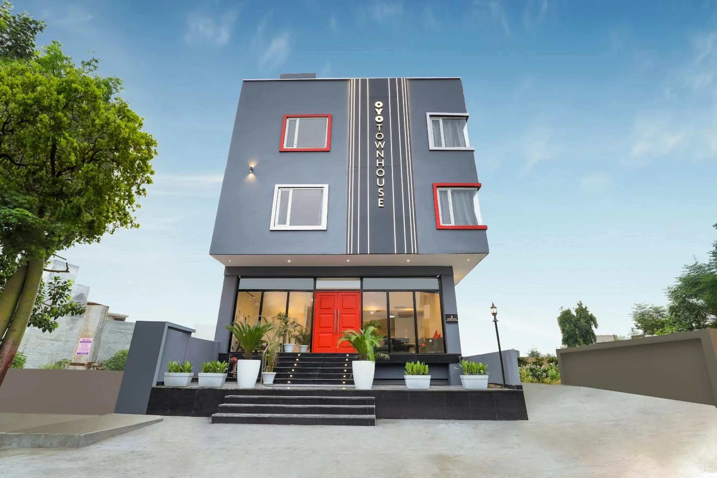 Facade/entrance in Townhouse Golden Avenue Road