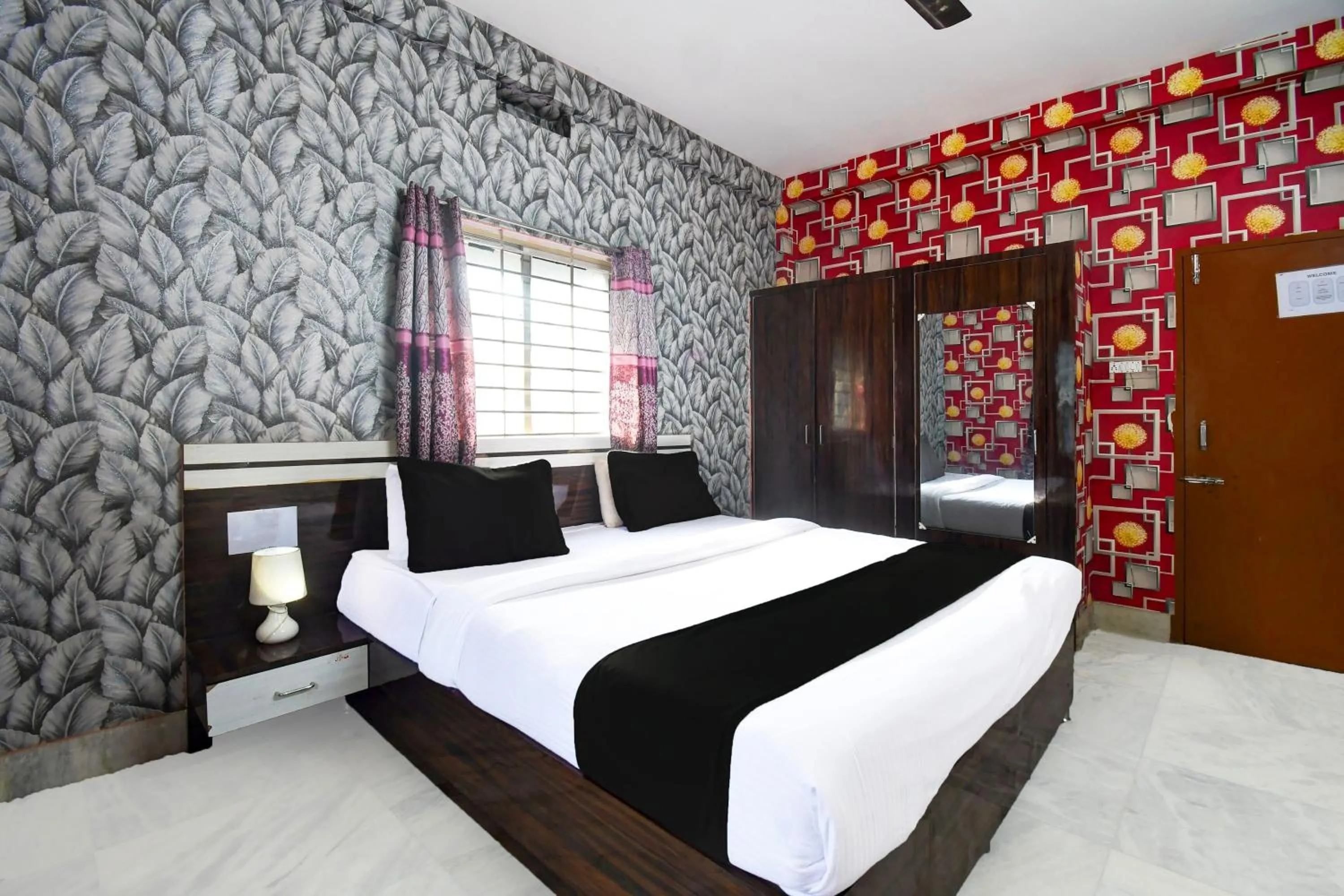 Bedroom, Bed in Hotel O Sawan INN