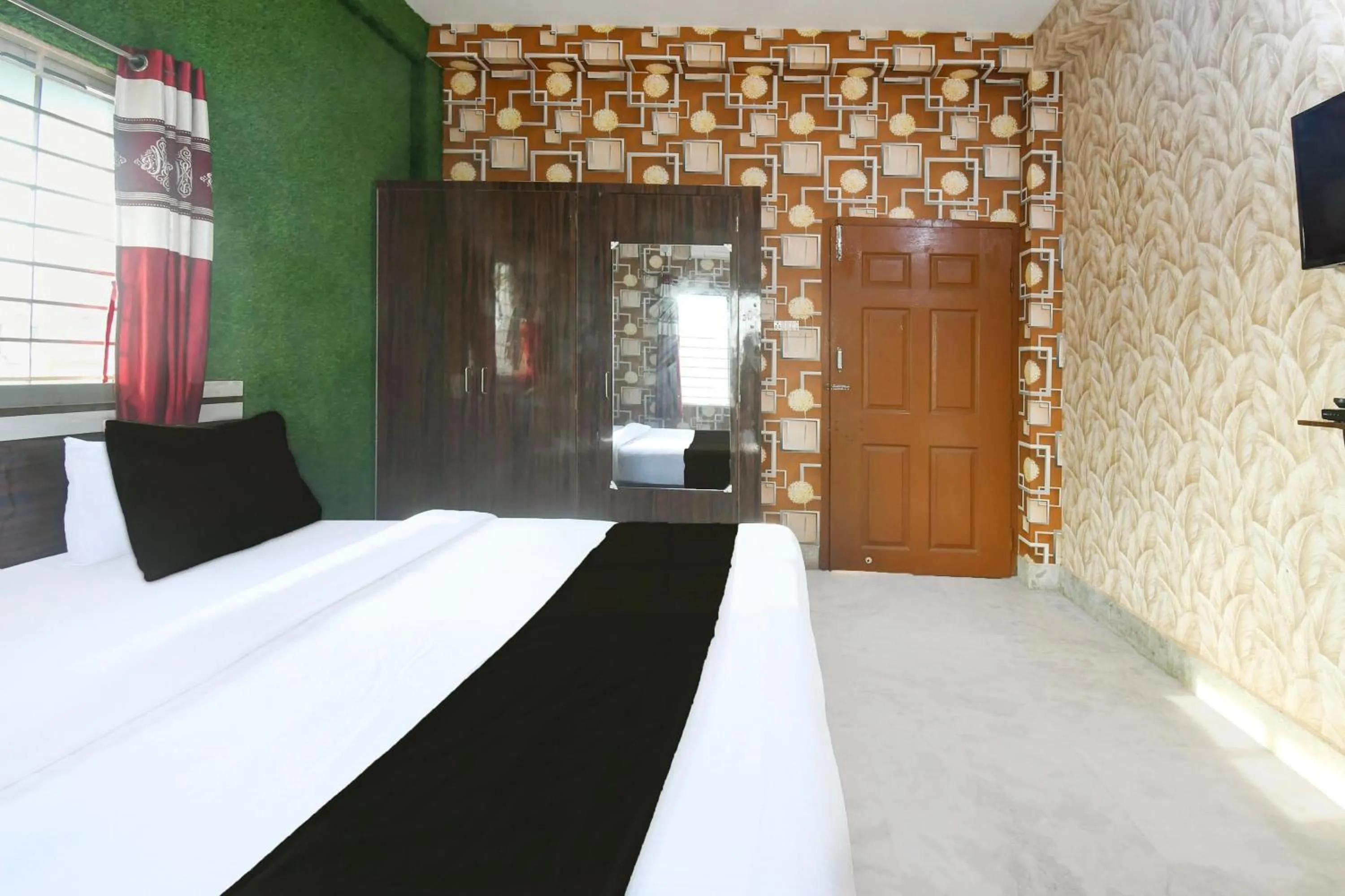 Bedroom, Bed in Hotel O Sawan INN