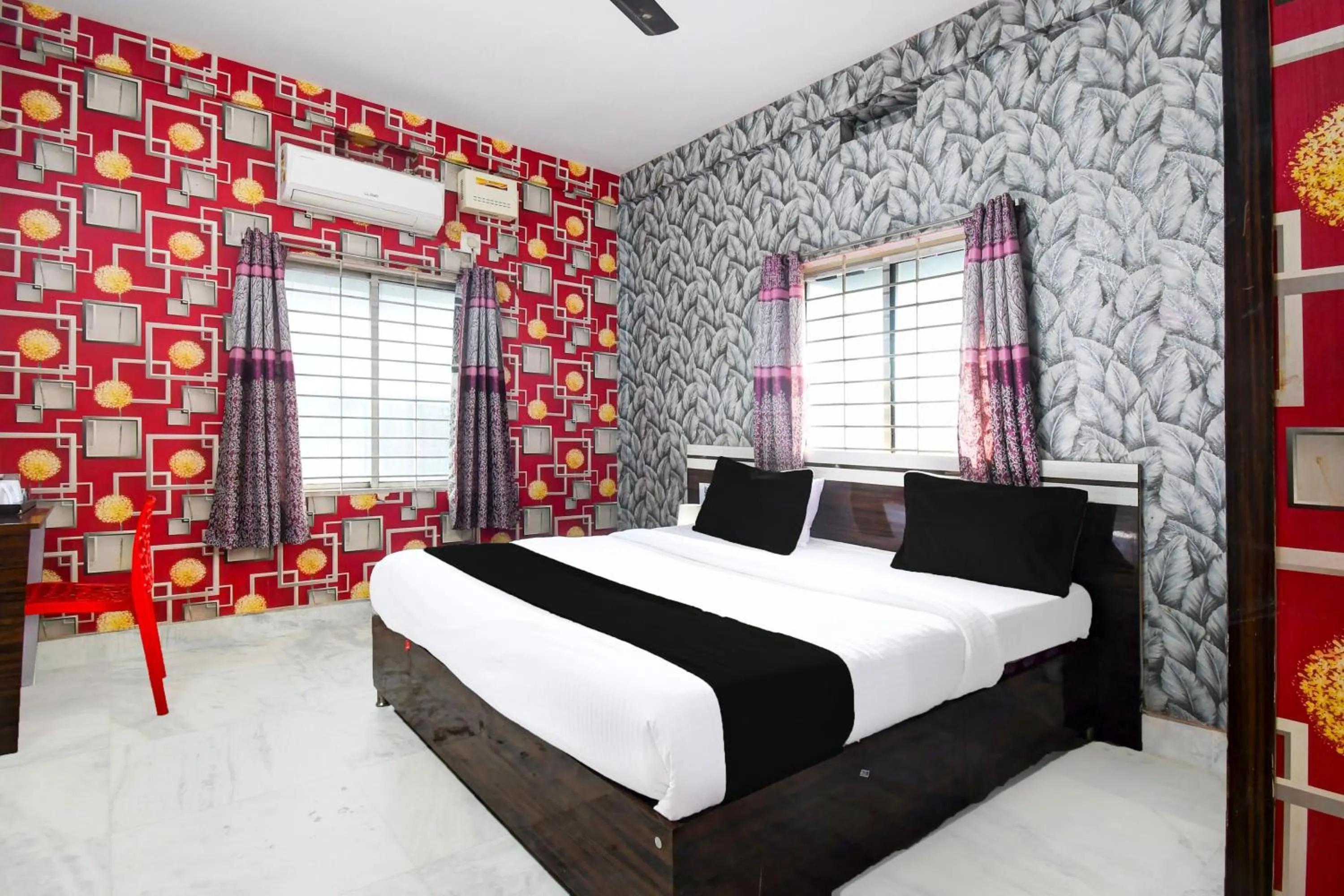 Bedroom, Bed in Hotel O Sawan INN