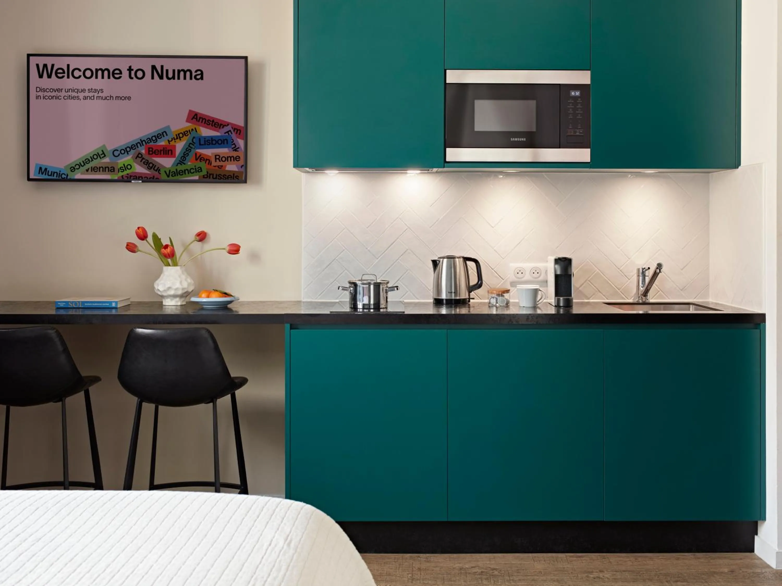 Coffee/tea facilities in YAYS Paris Issy by Numa