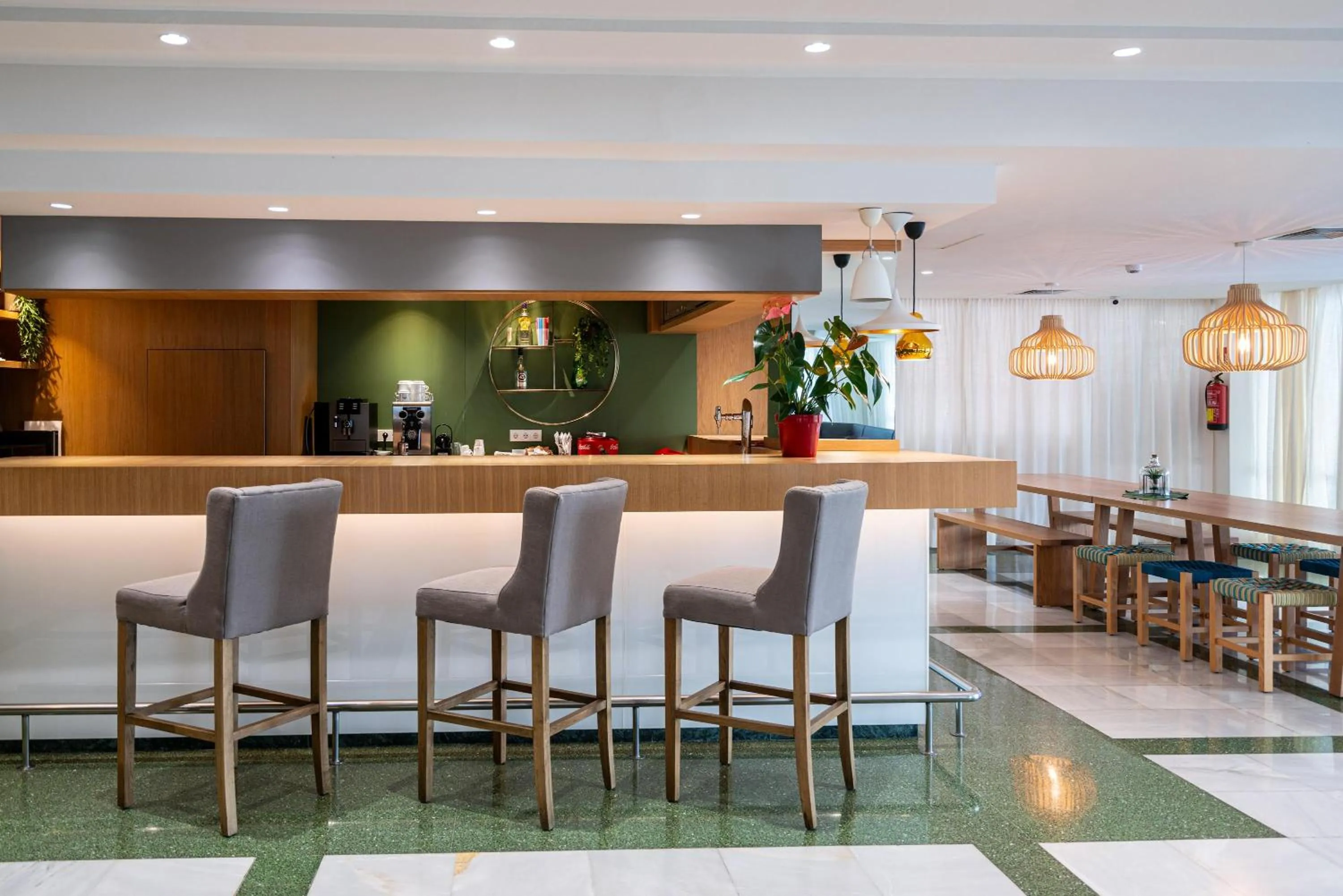 Lounge or bar in THB Niágara - Adults Only