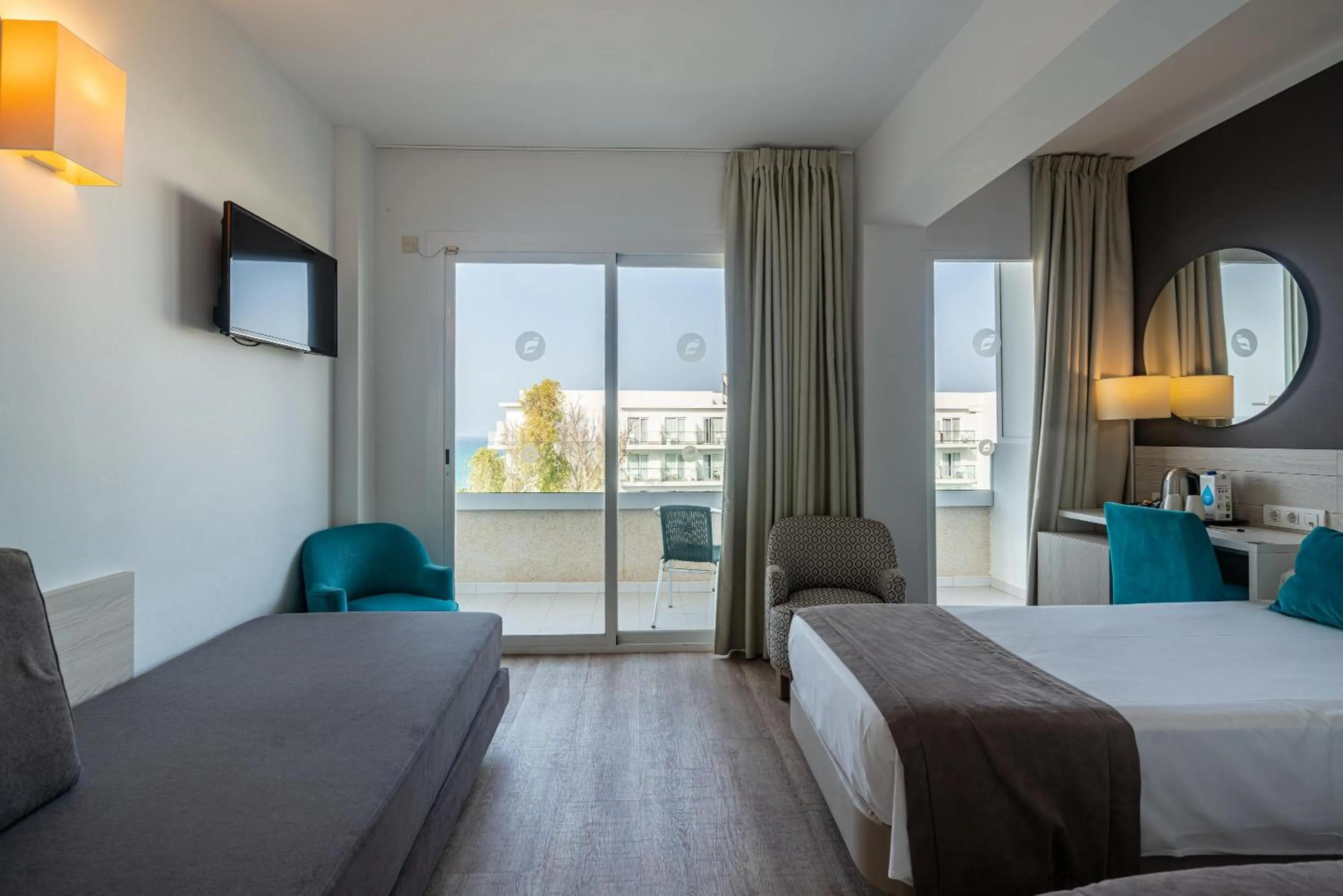 Photo of the whole room, Bed in THB Niágara - Adults Only