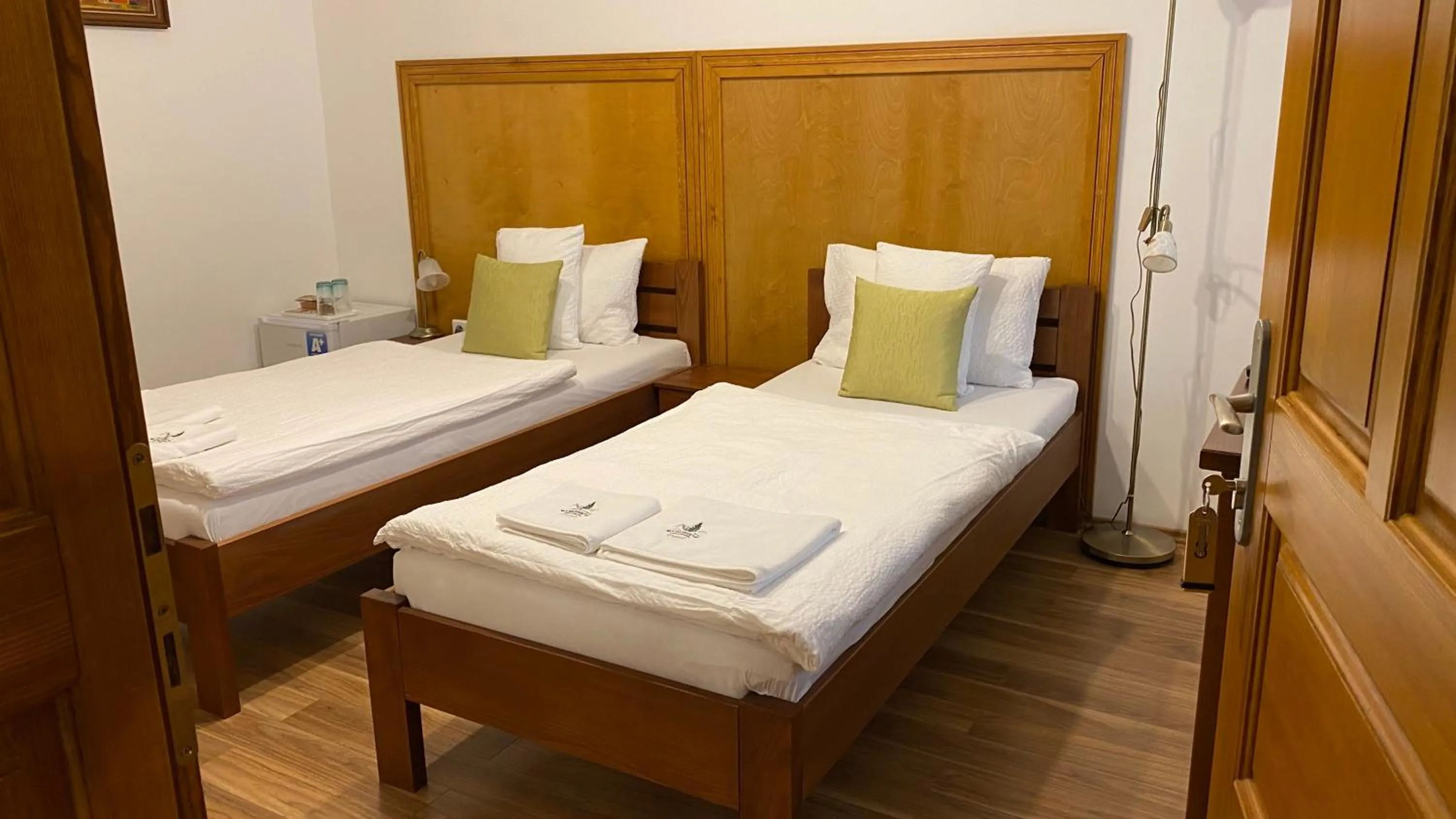 Bed in Mamutfenyő Panzió