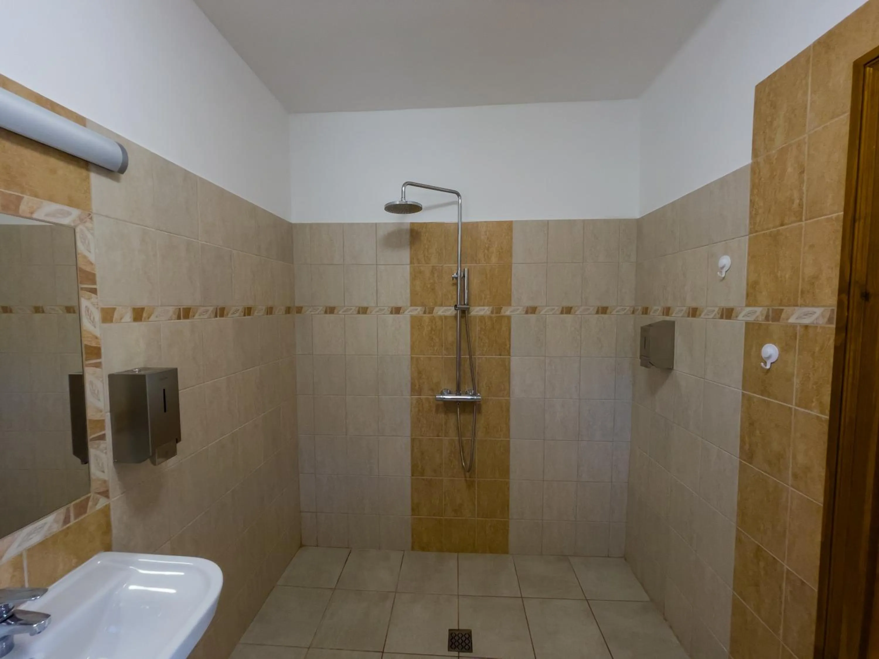 Bathroom in Mamutfenyő Panzió