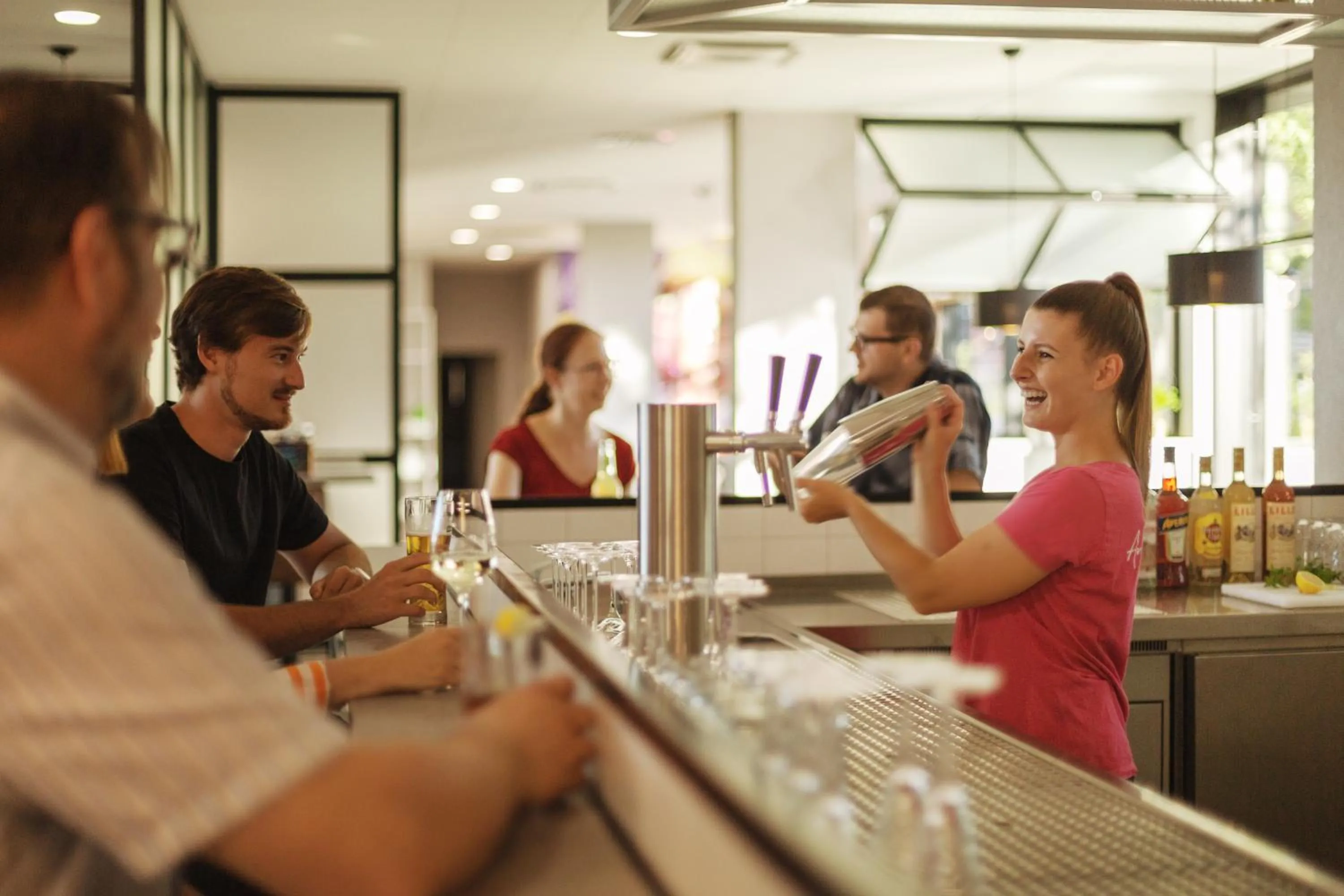 Lounge or bar in Holiday Inn - the niu, Leo Nuremberg by IHG