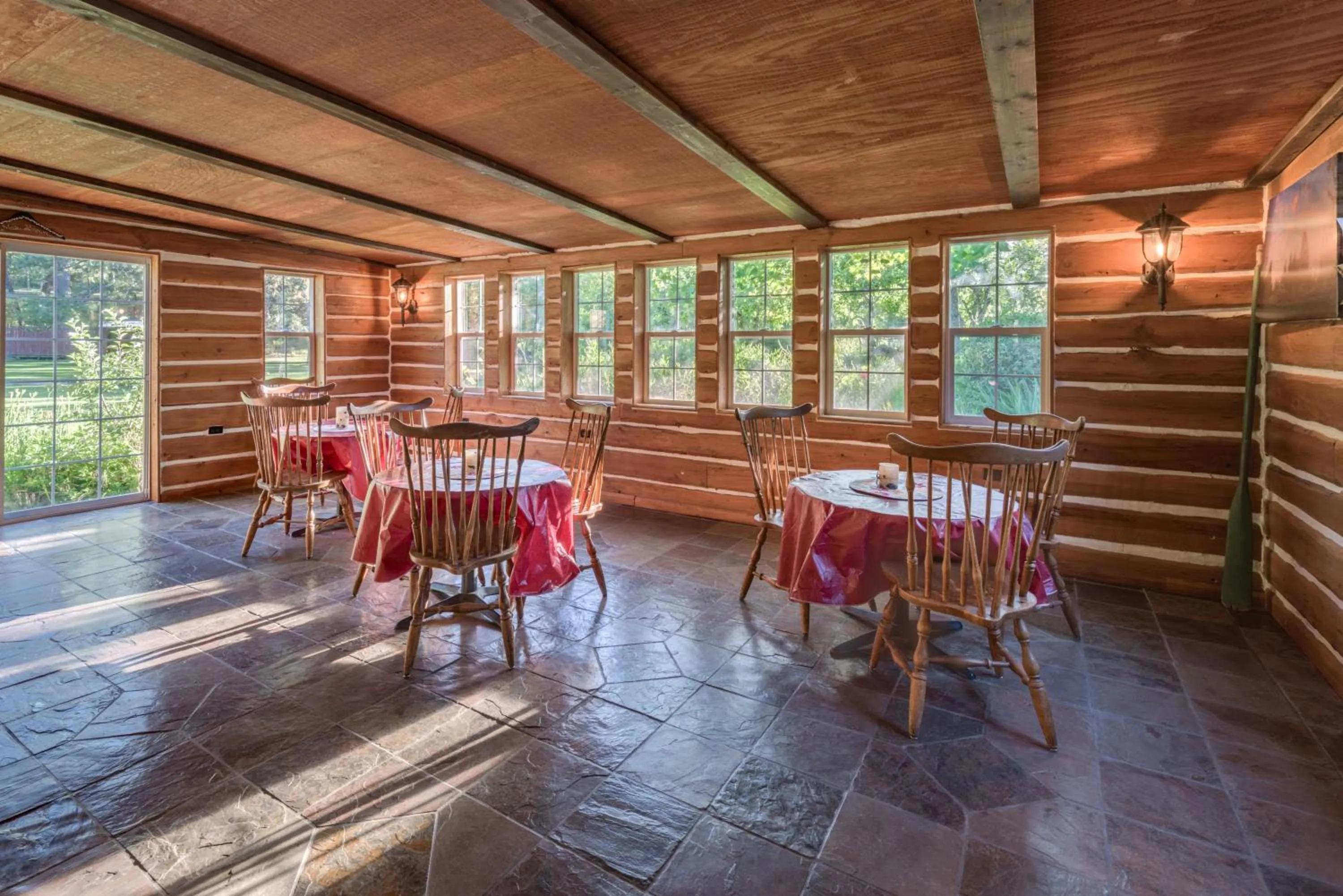 Dining area in The Davies Family Inn