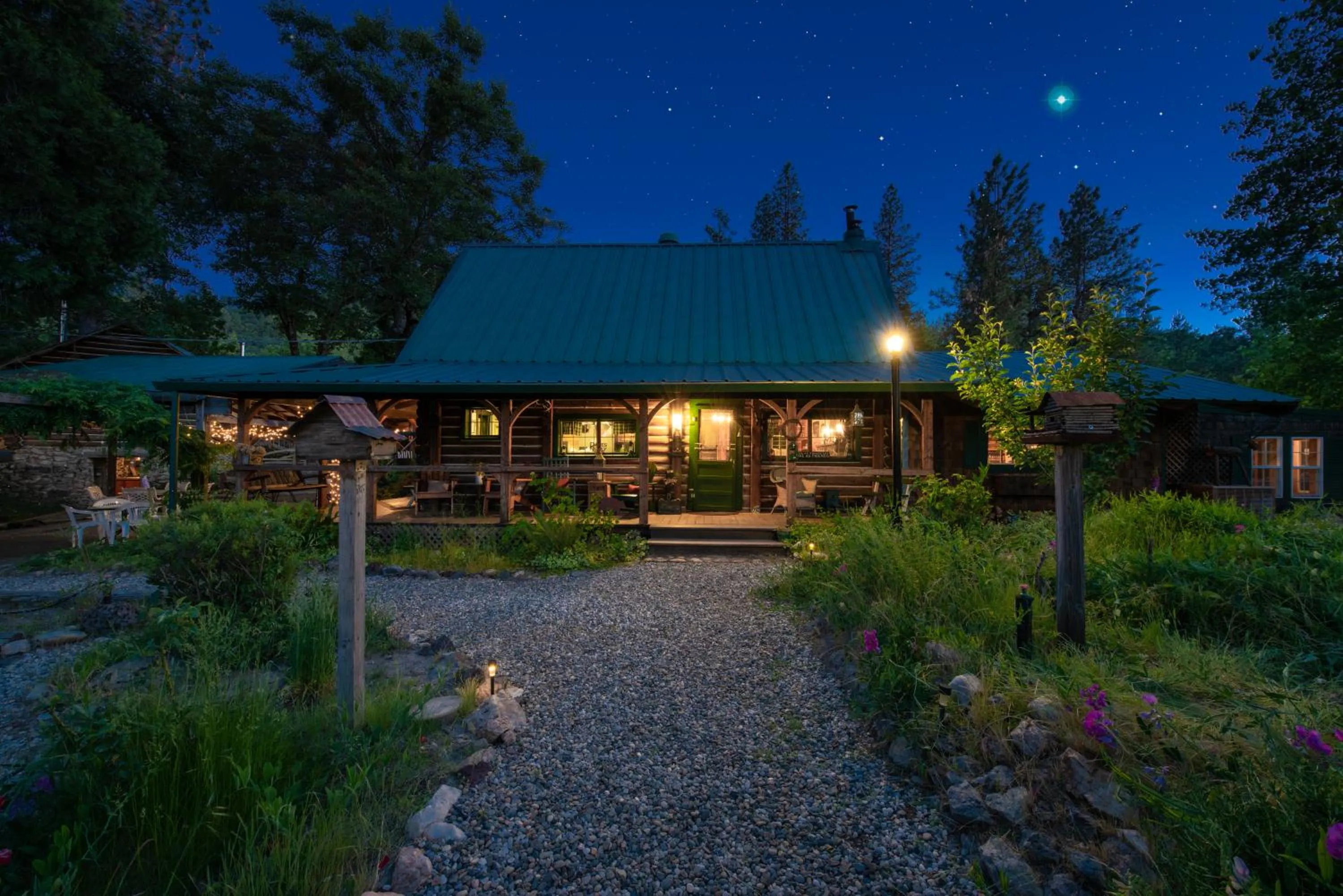 Property building in The Davies Family Inn