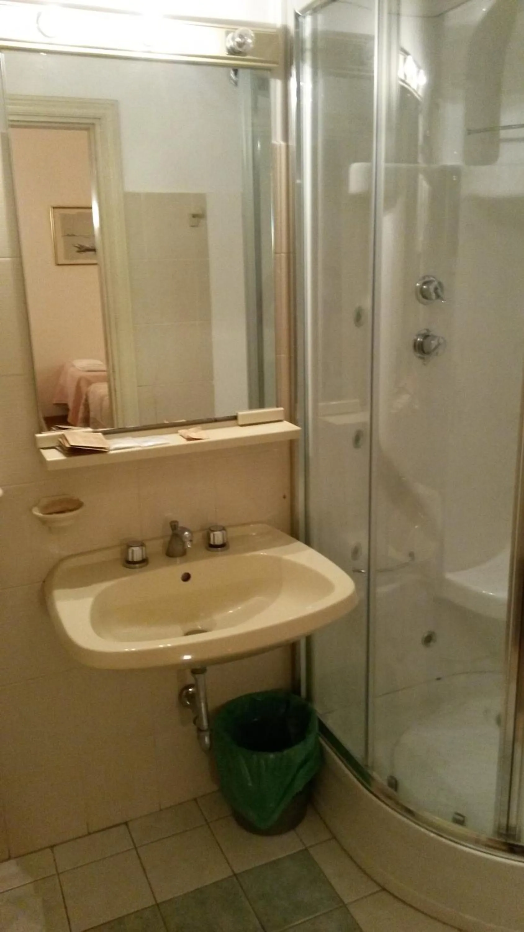 Shower in Albergo Ristorante Ferretti