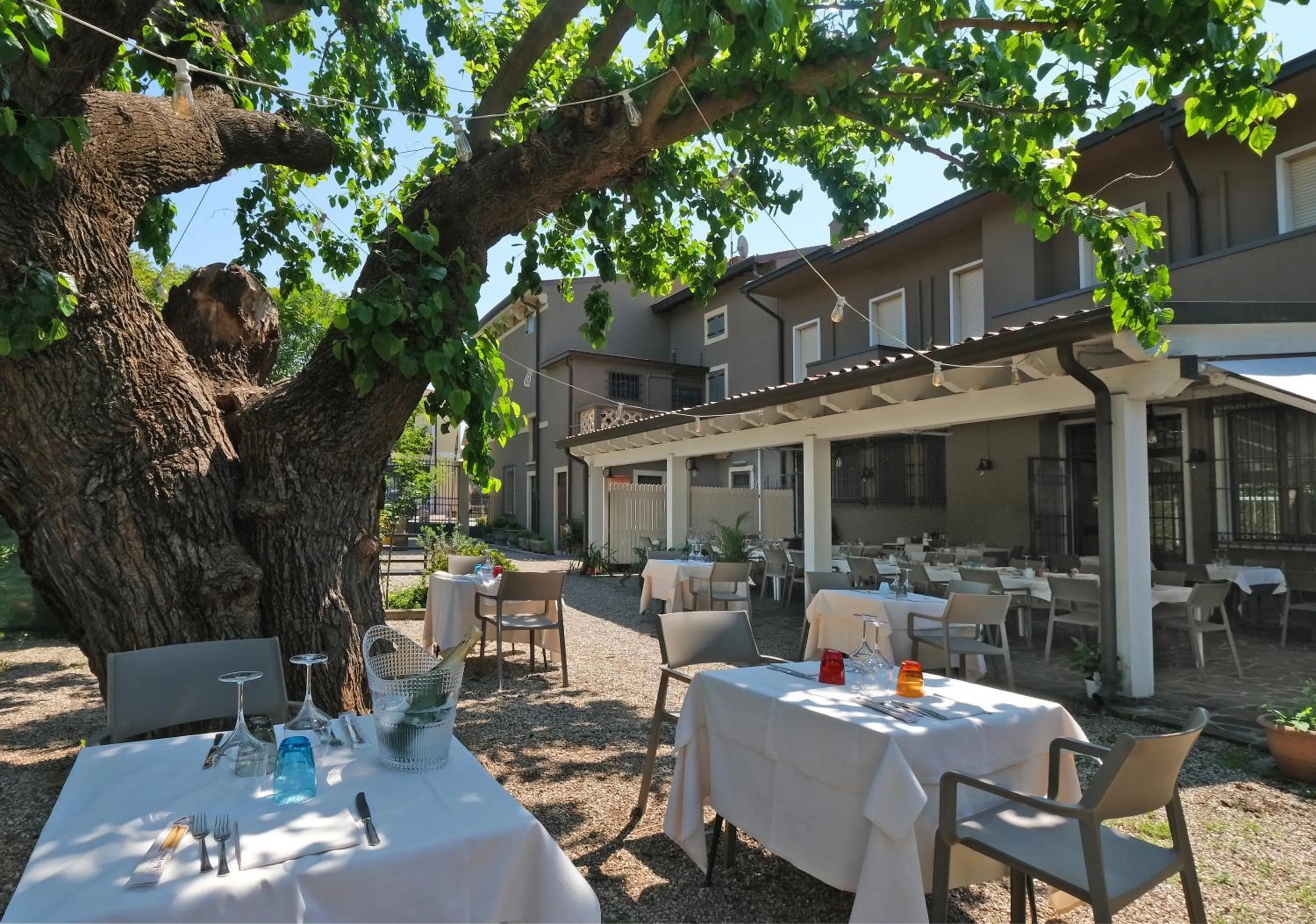 Patio in Hotel Gelmini