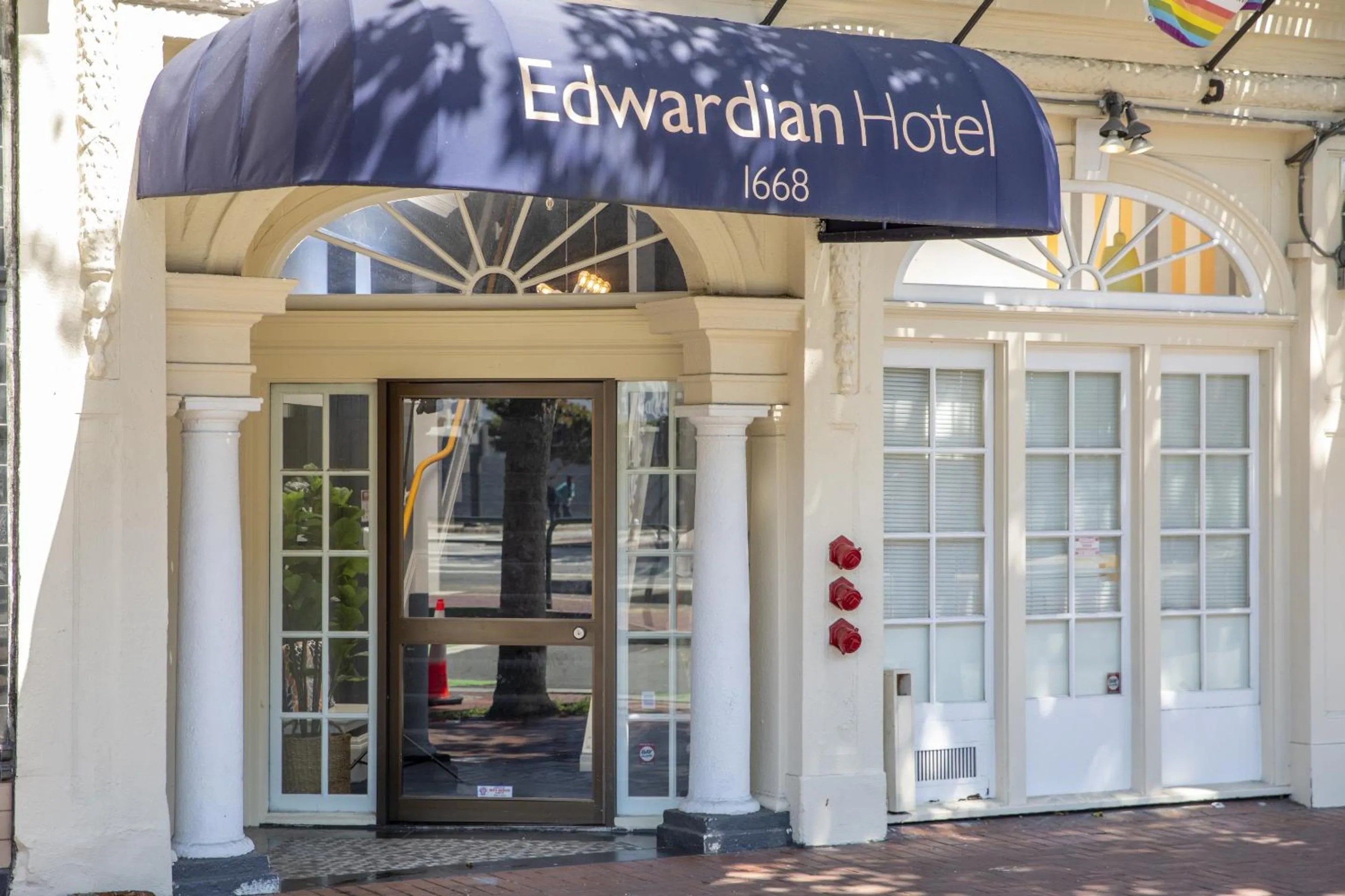 Facade/entrance in Edwardian Hotel