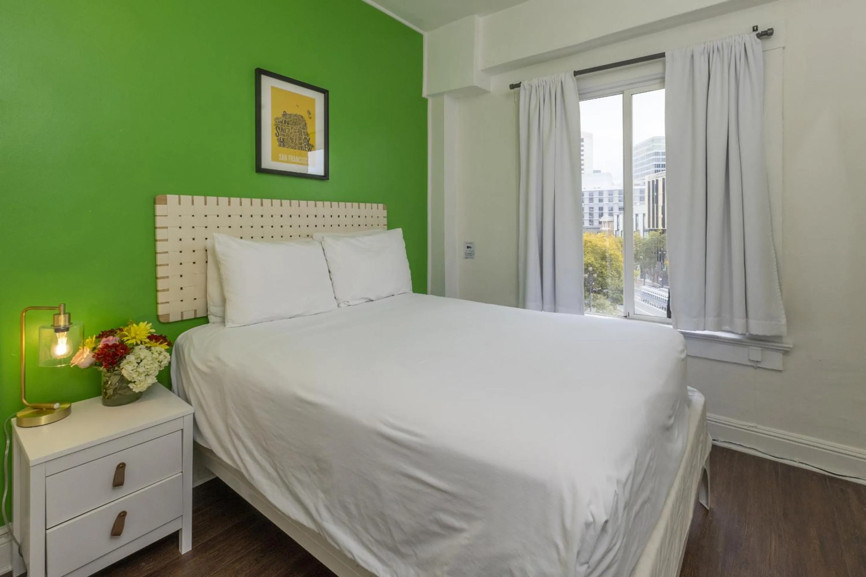 Bedroom, Bed in Edwardian Hotel
