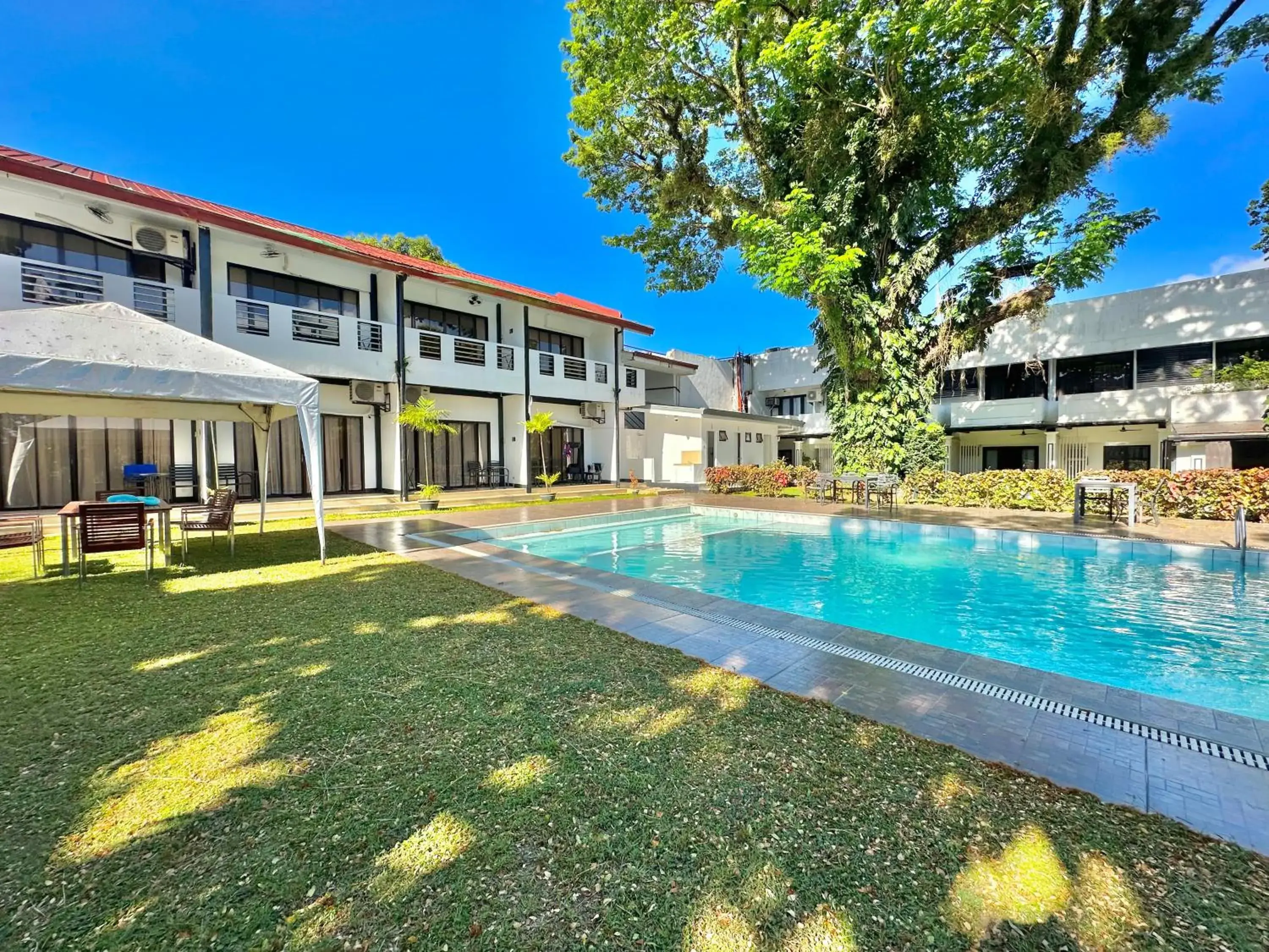 Budget Twin Room in Fernando's Hotel Budget Twin Room in Fernando's Hotel