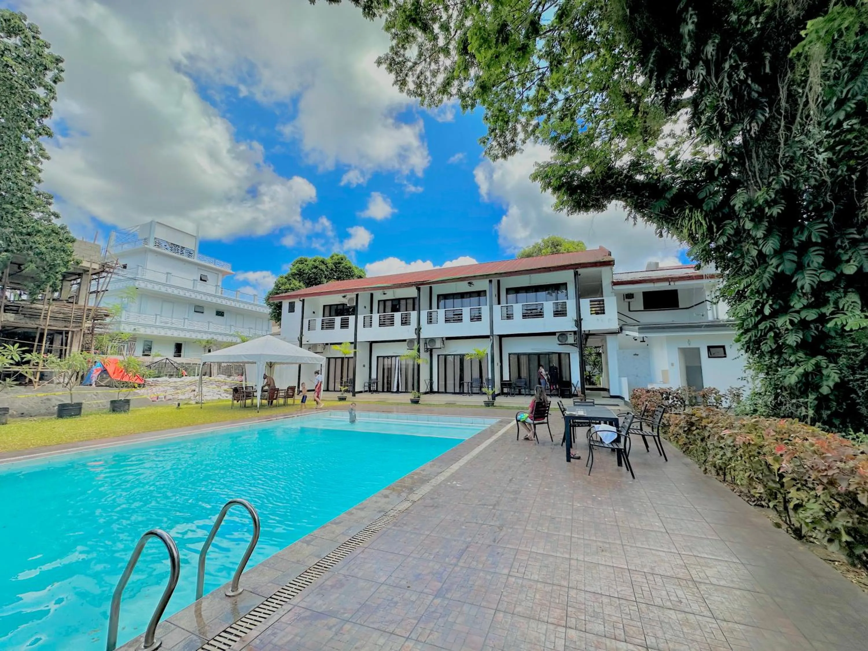 Property building in Fernando's Hotel