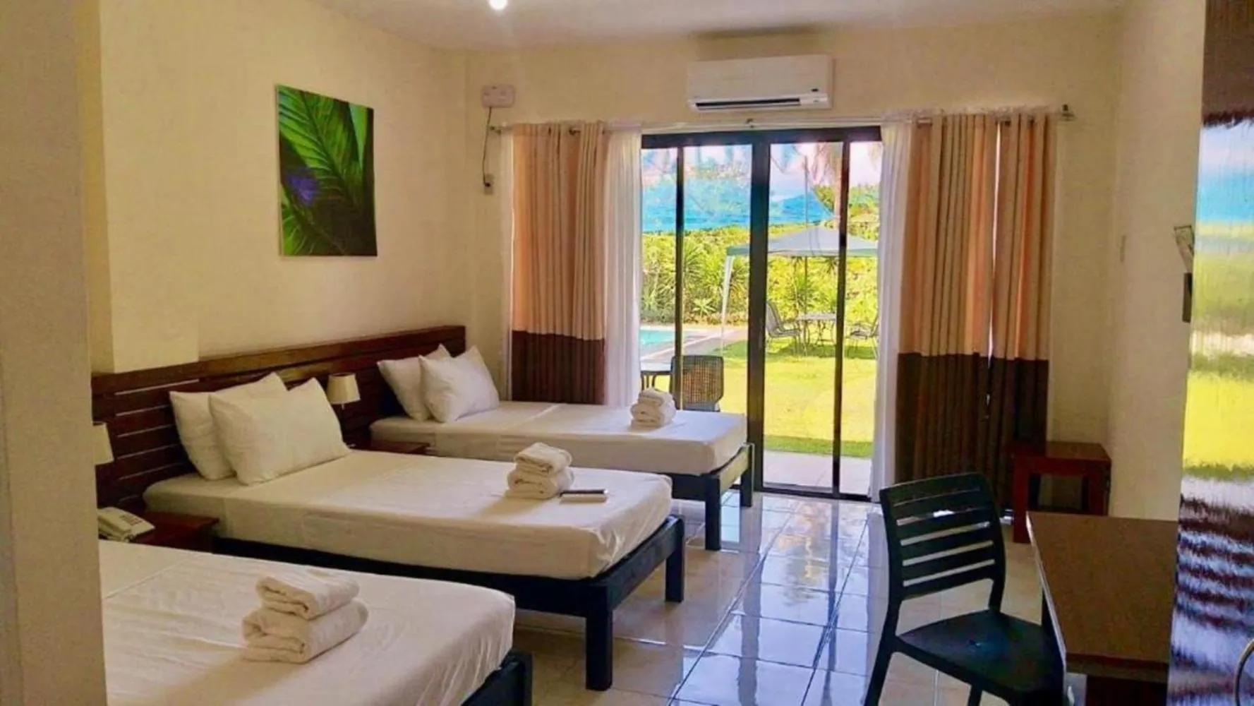 View (from property/room), Bed in Fernando's Hotel