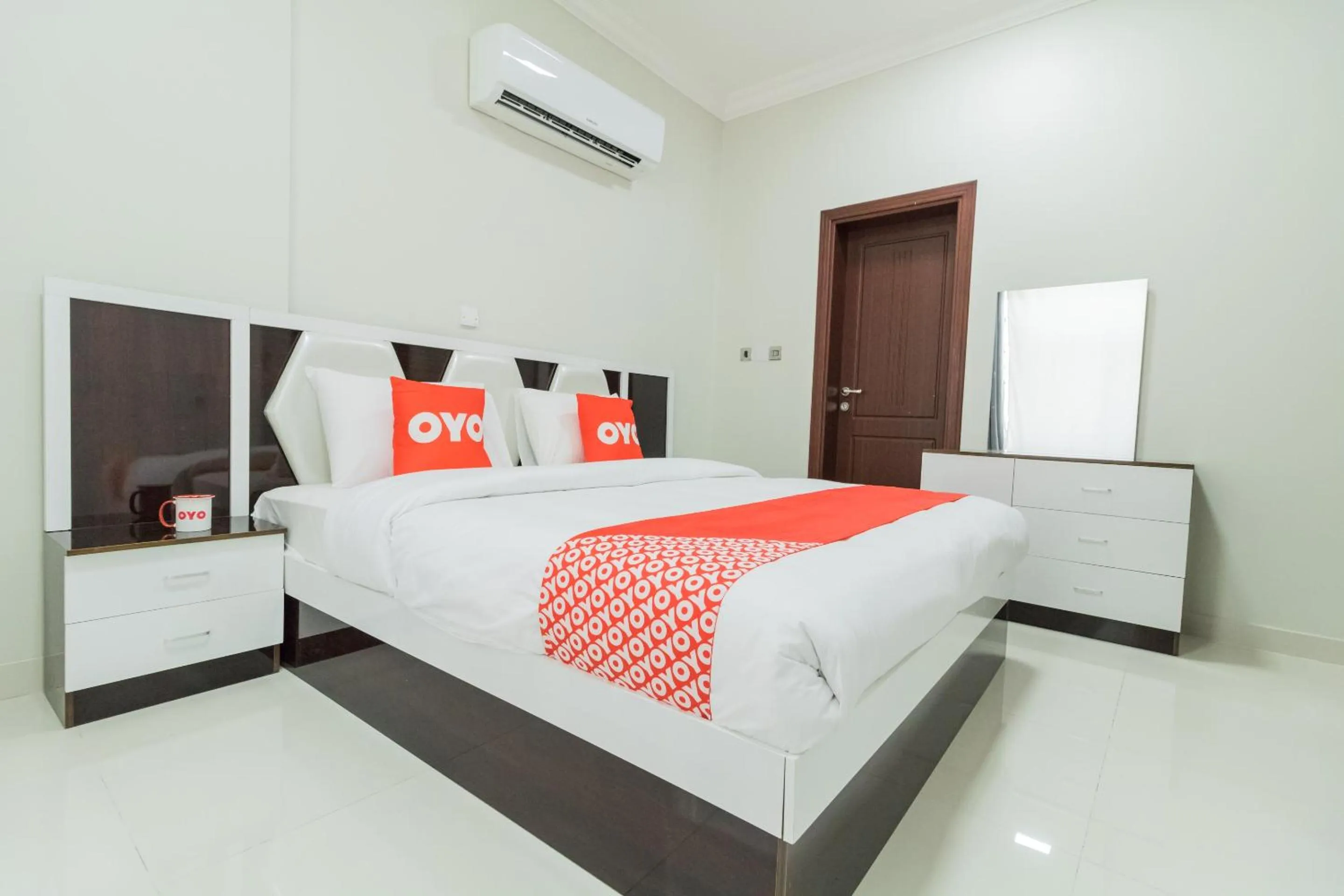 Bedroom, Bed in Super OYO 106 Muscat Grand Hotel Apartment