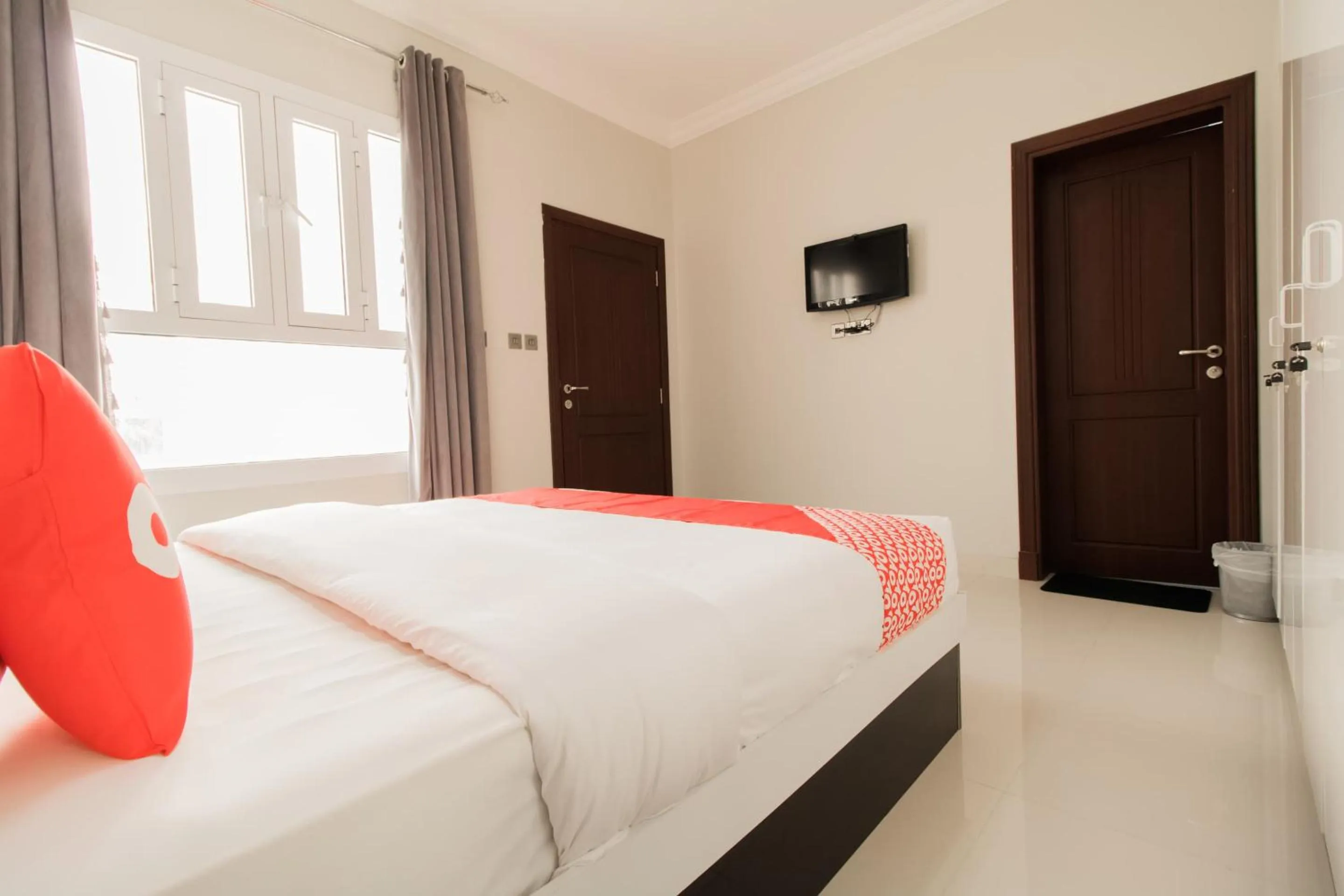 Bedroom, Bed in Super OYO 106 Muscat Grand Hotel Apartment