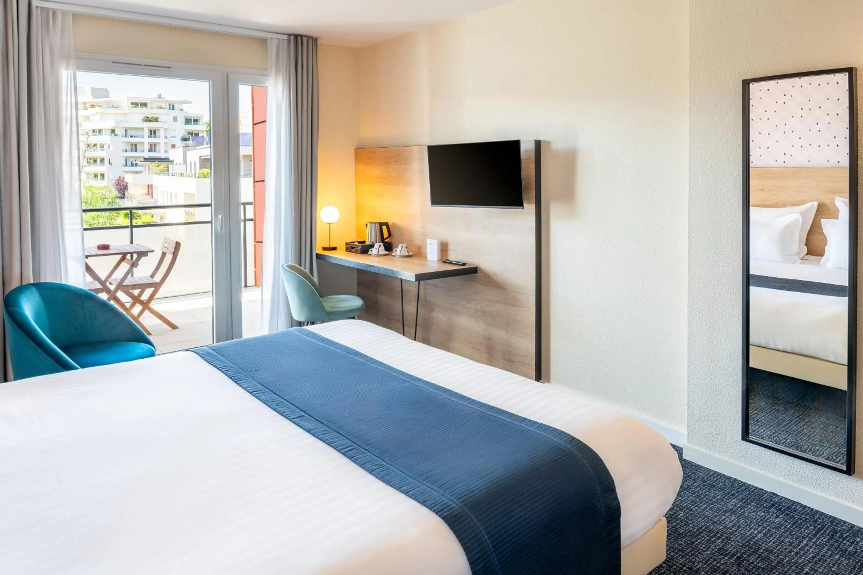 Photo of the whole room, Bed in Best Western Hotel Fontaine Argent