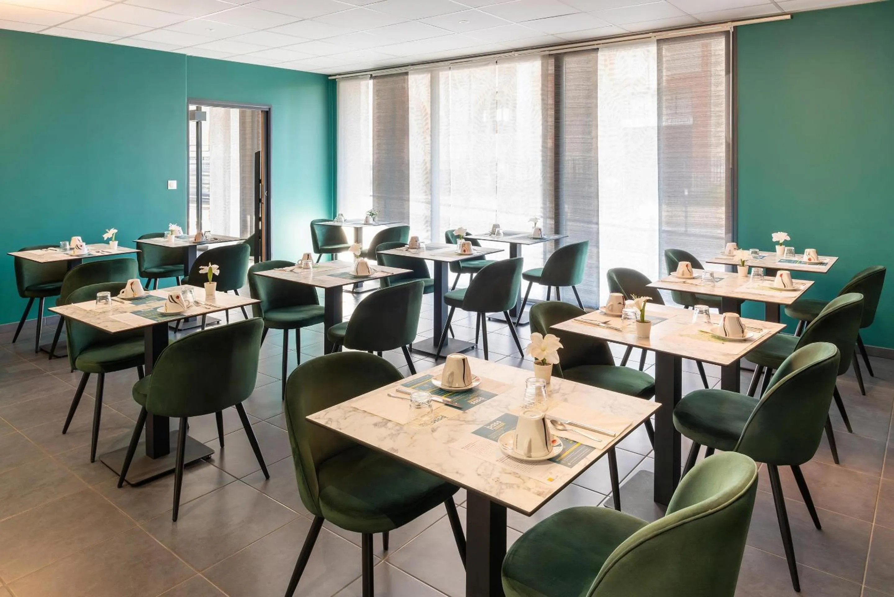 Breakfast in Best Western Hotel Fontaine Argent