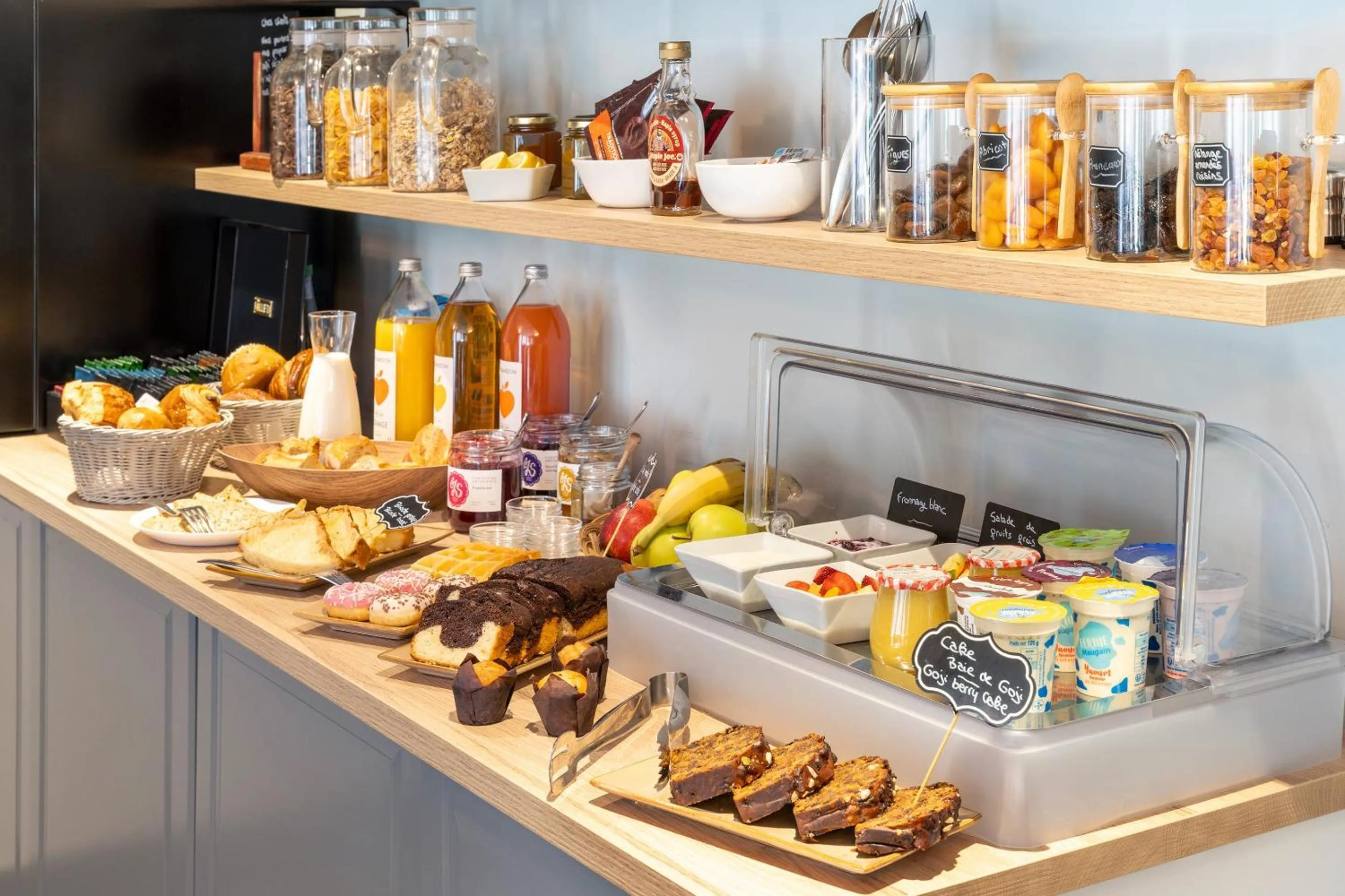 Continental breakfast in Best Western Hotel Fontaine Argent